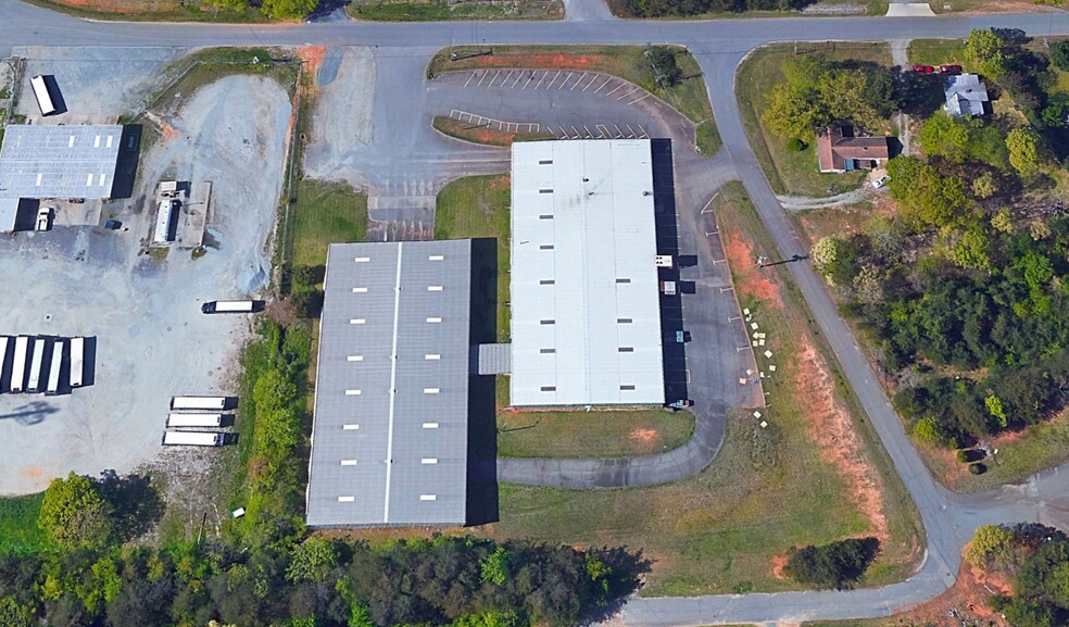 Aerial showing 3610-3620 Reed St. in Winston-Salem, North Carolina. (LoopNet)