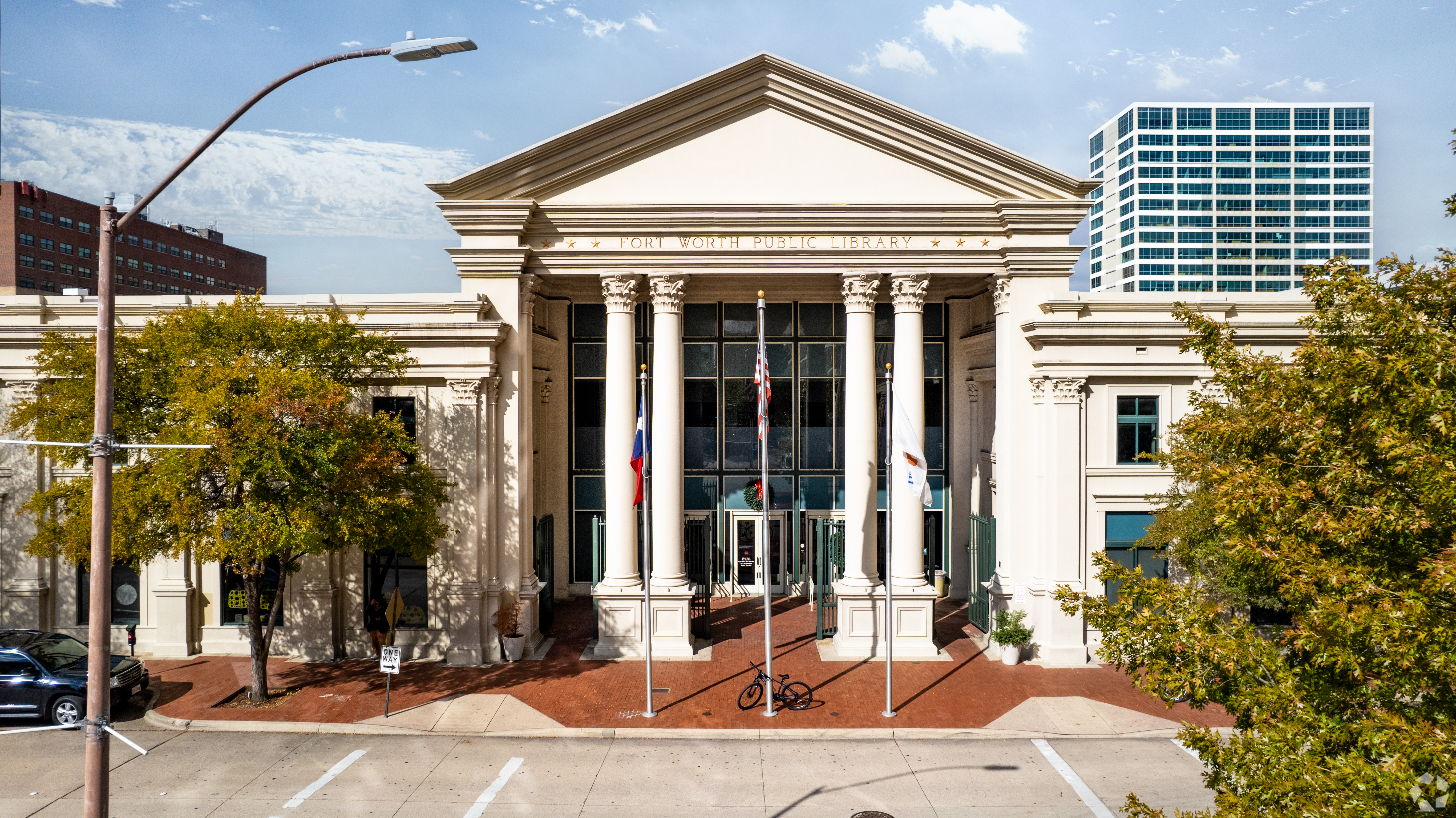 The sale of Fort Worth's central library in downtown Fort Worth, Texas, has been approved. (Brandon Benham/CoStar)