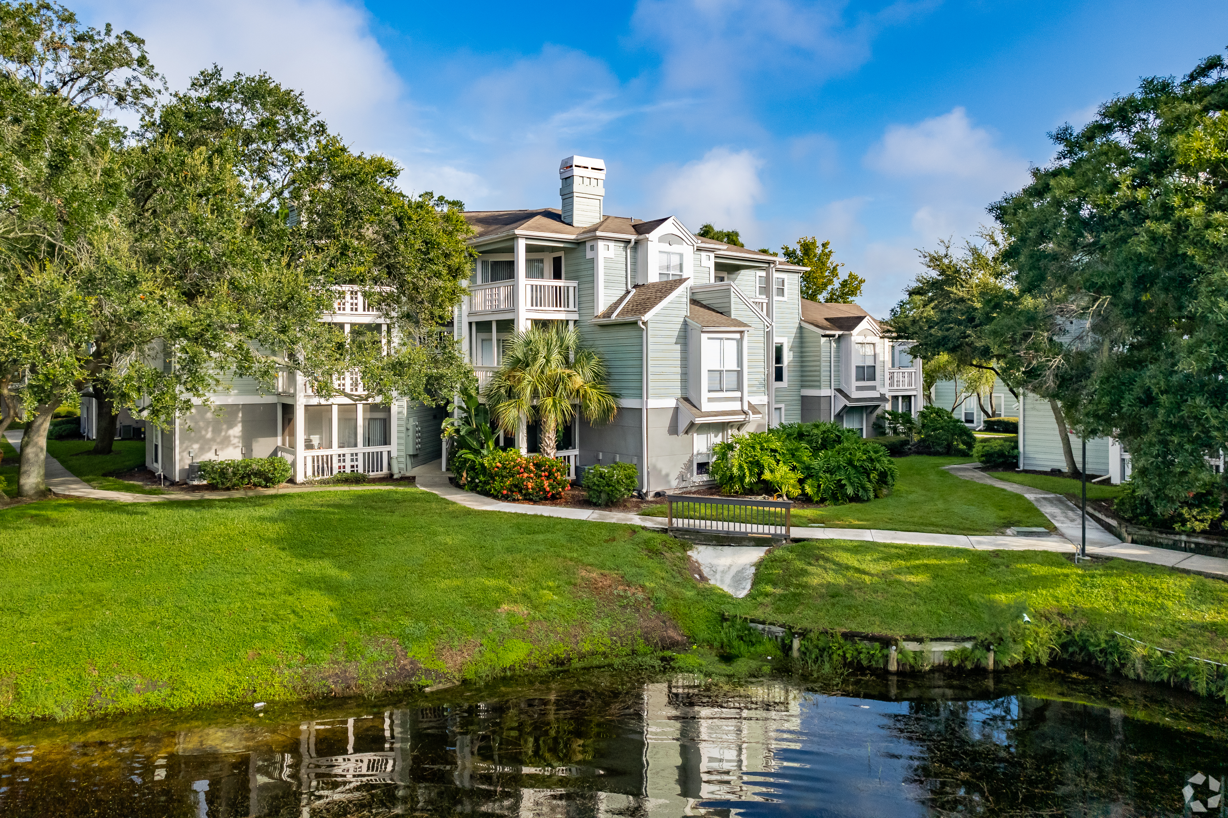 A new partnership with London-based Legal & General will look to expand Taurus Investment Holdings’ existing apartment portfolio in the United States. Pictured is a Taurus property in Tampa, Florida. (CoStar)