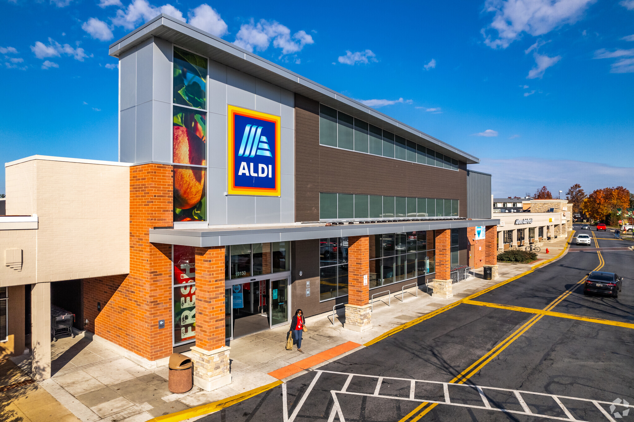 Montgomery Village Center sold to a Virginia-based company that invests in gas station and retail service centers. (CoStar)