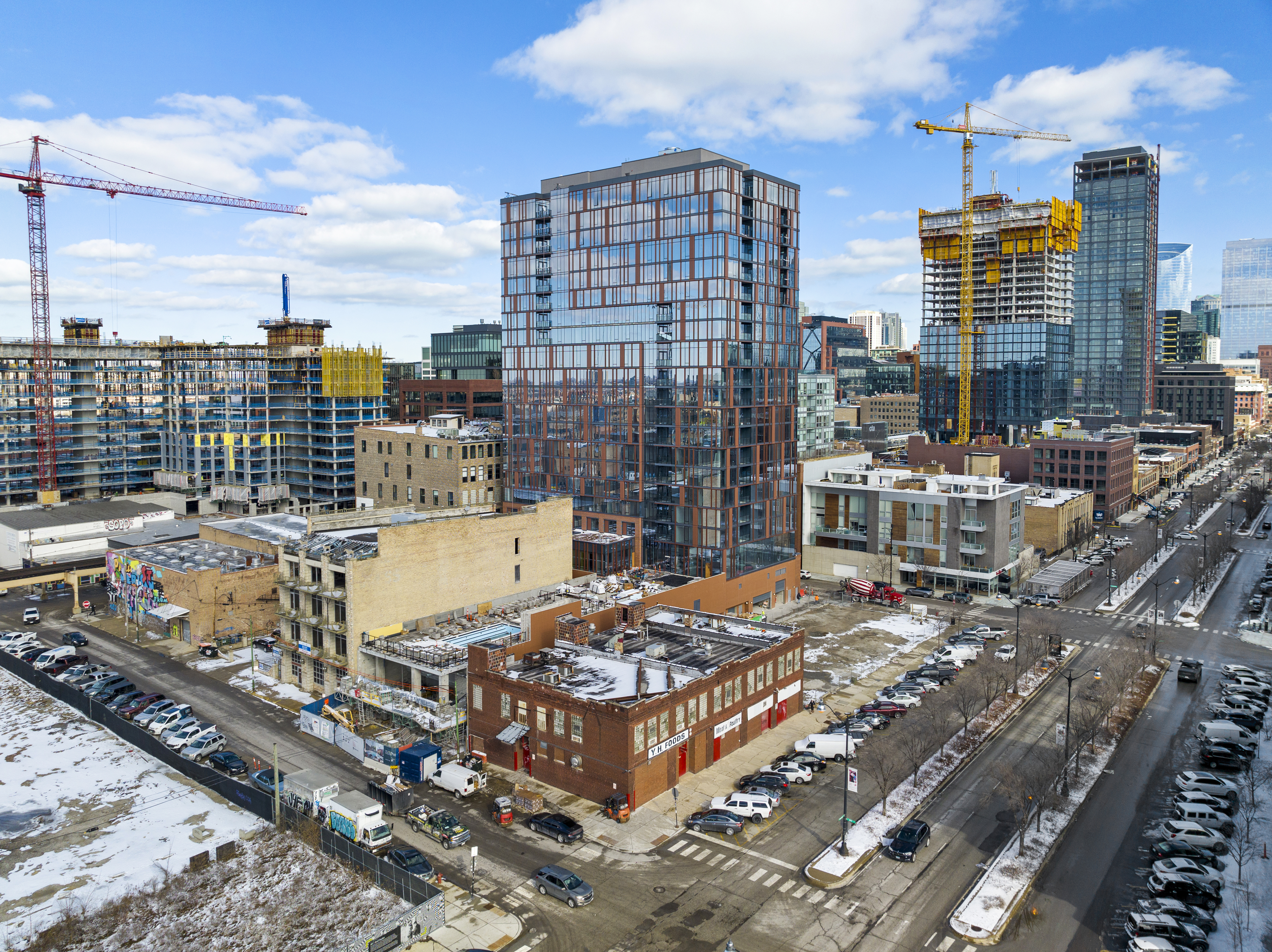 The low-rise Y.H. Foods building at 1122 W. Randolph St. in Chicago’s Fulton Market is on the market for sale or lease. (Lee & Associates)