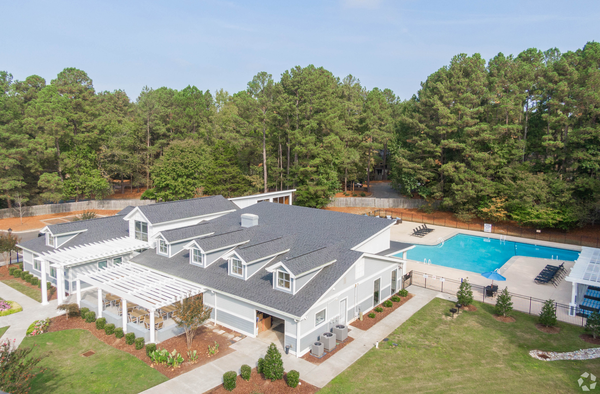 A New York investor bought The Apartments at Midtown 501 in Chapel Hill, North Carolina. (CoStar)