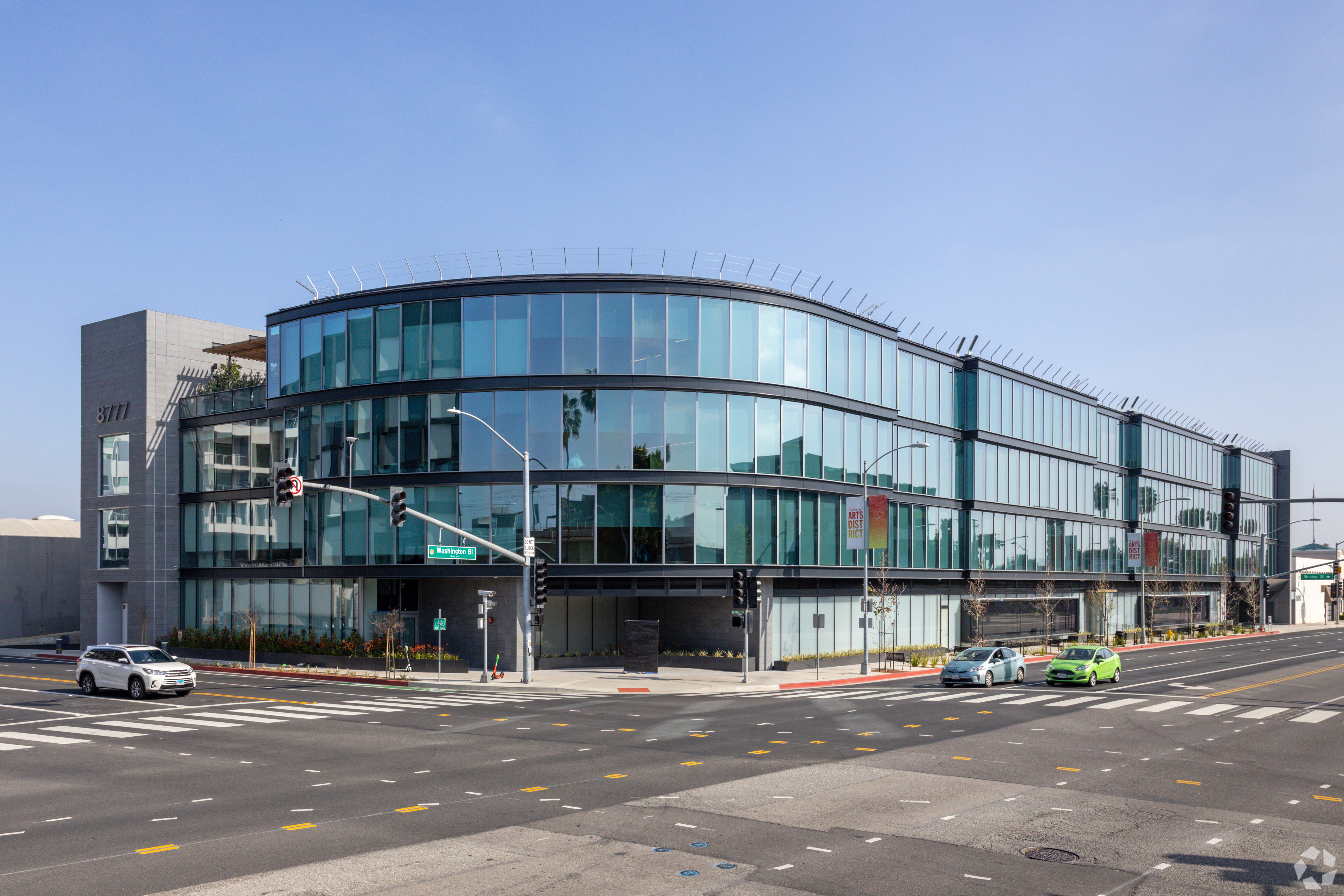 One of Lincoln Property Co.'s corporate advisory team's recent projects is 877 Washington Blvd. in Culver City, California, a 130,000-square-foot building designed and developed for Apple. (CoStar)