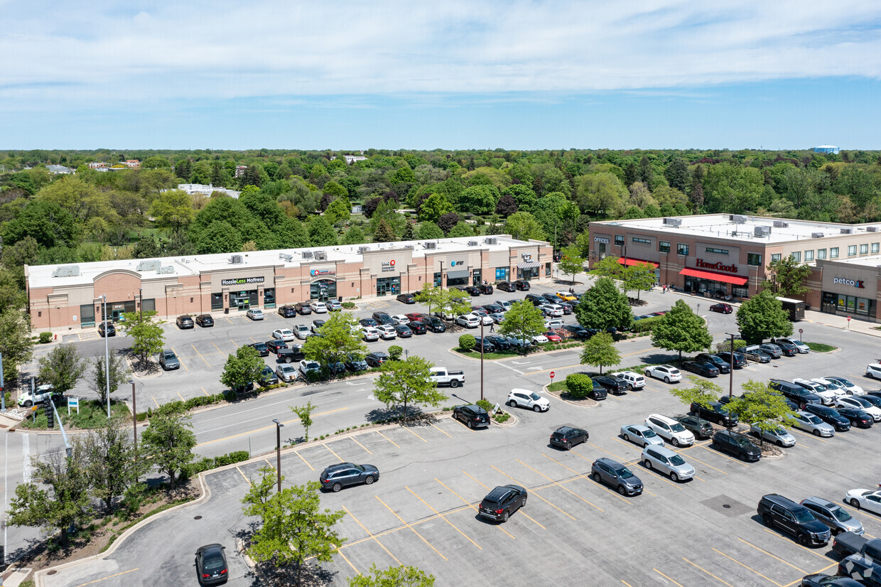 Balboa Retail Partners has paid $50.75 million for the Shops at Orchard Place shopping center in Skokie, Illinois. (Laurel Turton/CoStar)