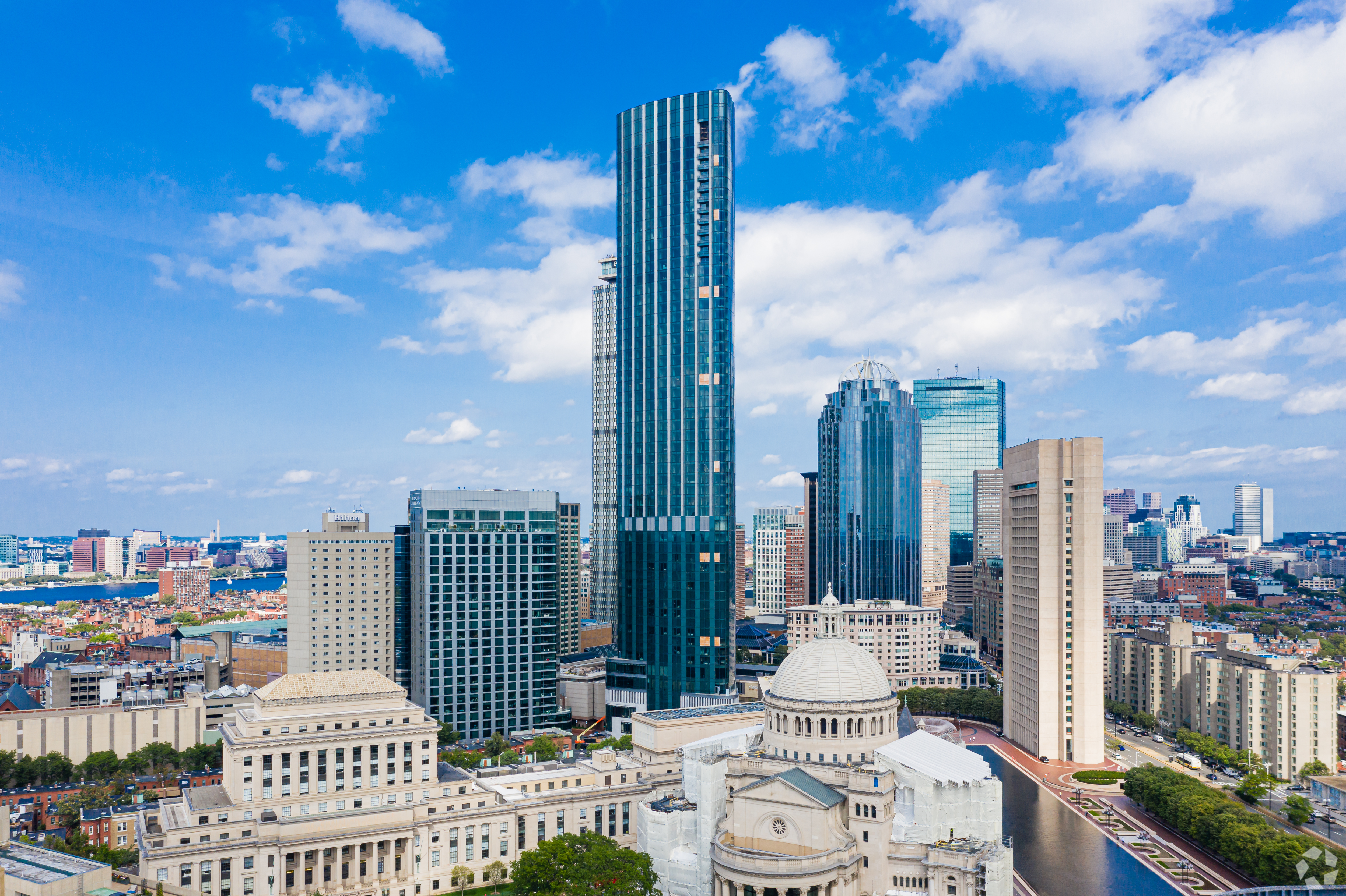 The Four Seasons Hotel and Private Residences tower was designed to blend in with its historic surroundings in Boston's Back Bay neighborhood. (CoStar)