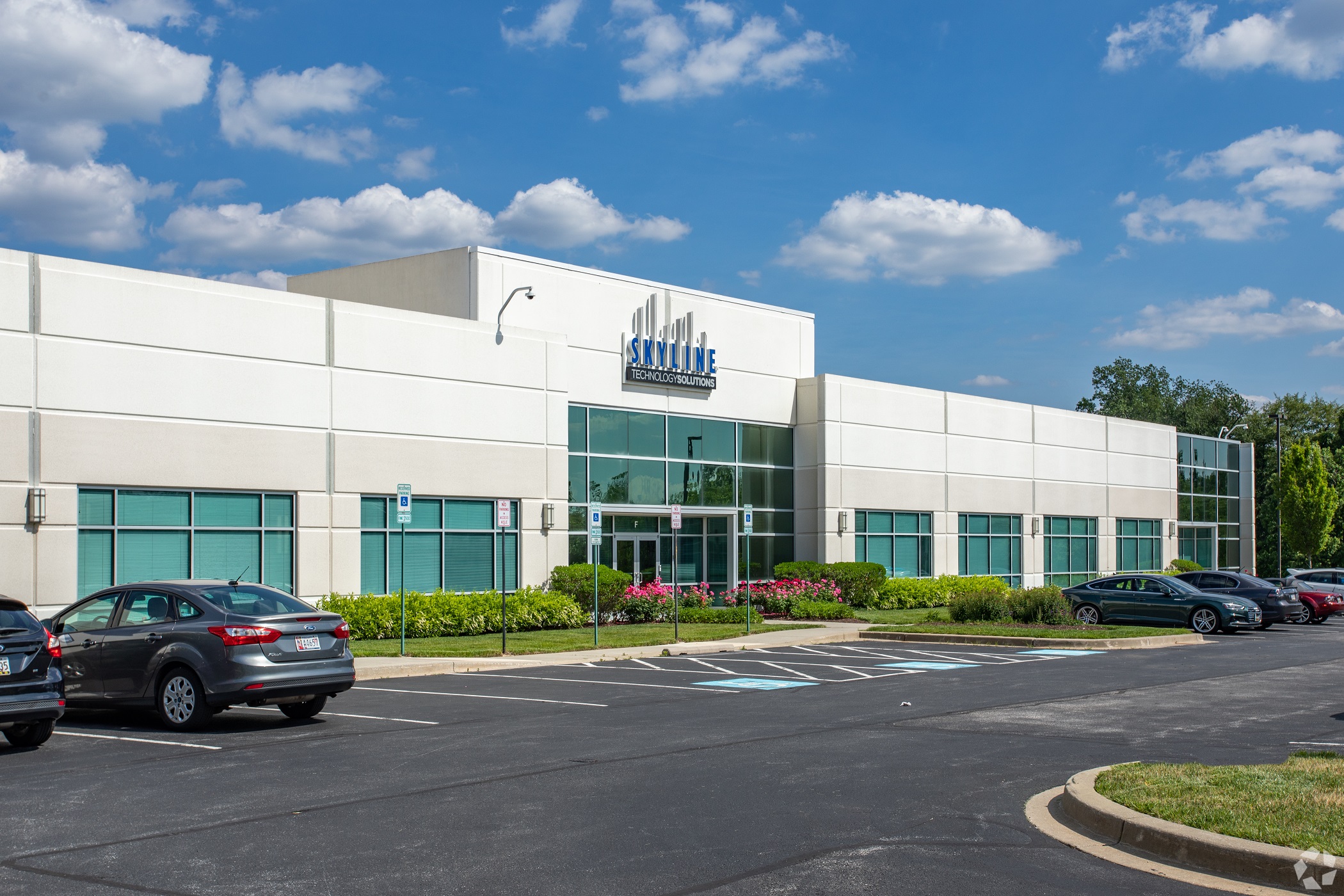 The sale includes the Skyline Technologies-anchored building at 6956 Aviation Blvd. in Glen Burnie, Maryland. (CoStar)