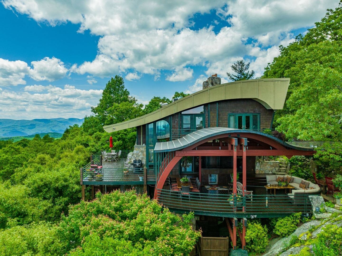 The North Carolina house was built in 1972. (Ashley Lee/Highlands Sotheby’s International Realty)