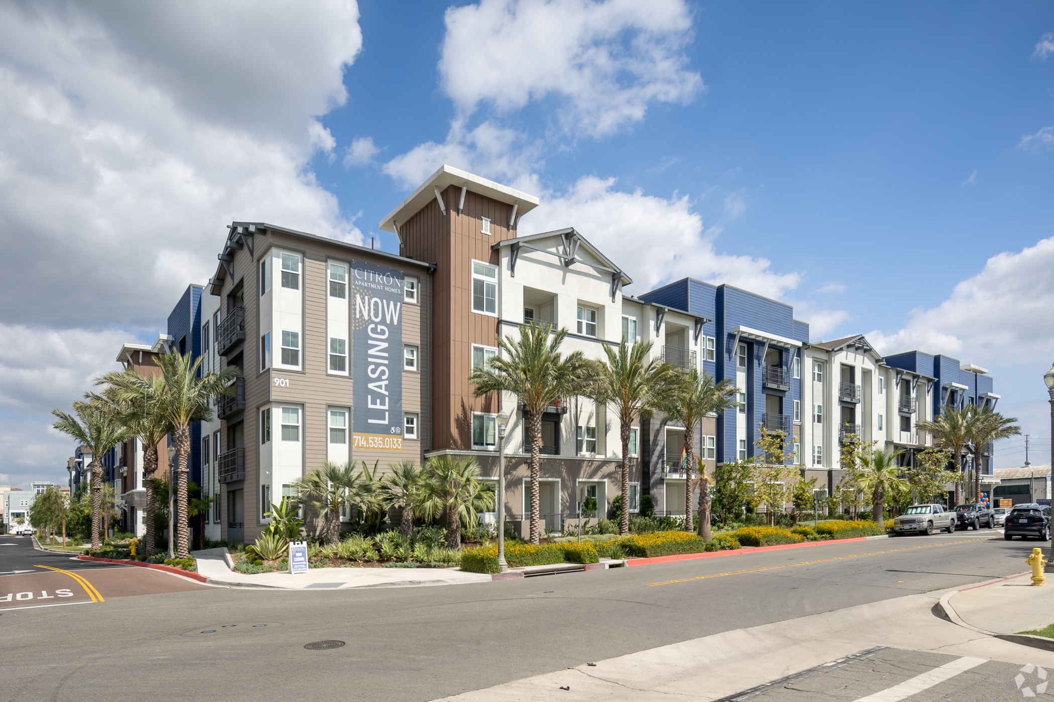 MG Properties purchased the 314-unit Citron Apartments in Anaheim, California. (CoStar)