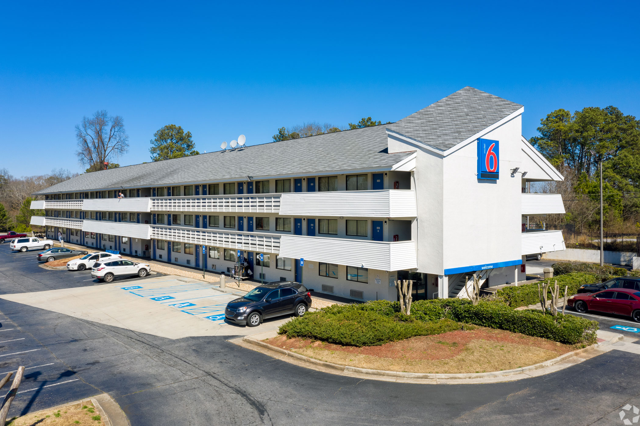 Oyo Hotels & Rooms parent company Oravel Stays has a deal in place to acquire G6 Hospitality, which includes the Motel 6 and Studio 6 brands. Pictured is the Motel 6 Tucker, GA - Atlanta Northeast. (CoStar)