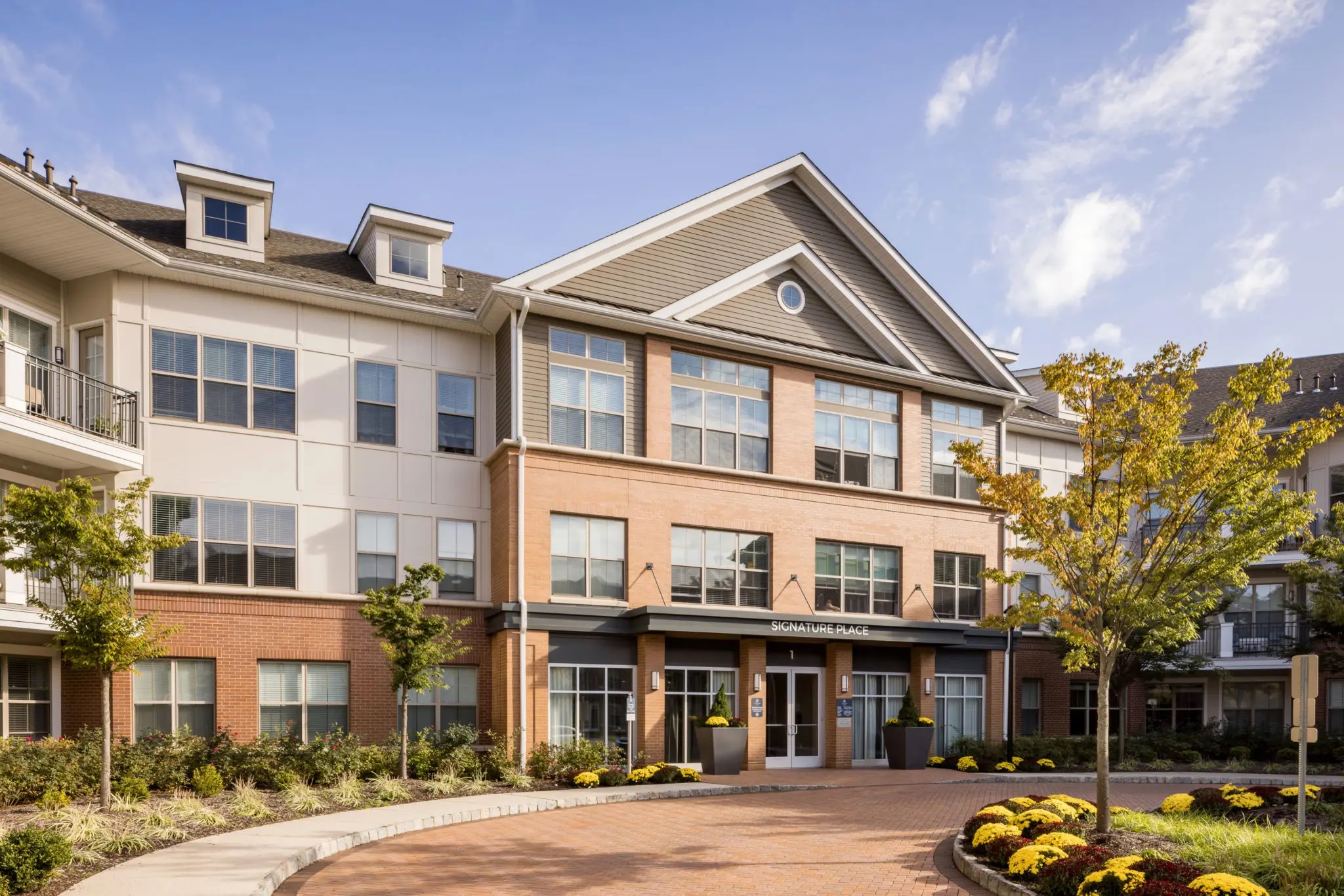 Signature Place in Morris Plains, New Jersey, has 197 apartment units. (CBRE)