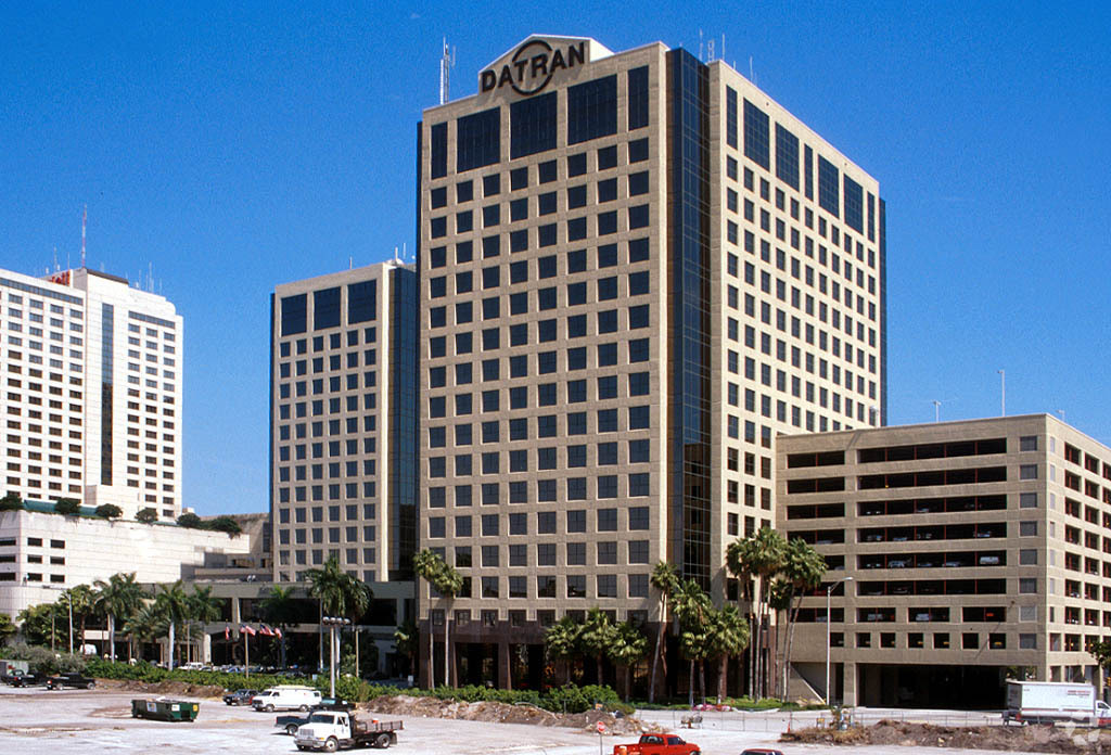 The tower was built in 1984 on more than 1.5 acres in the Kendall office market of Miami/Dade County. (CoStar)