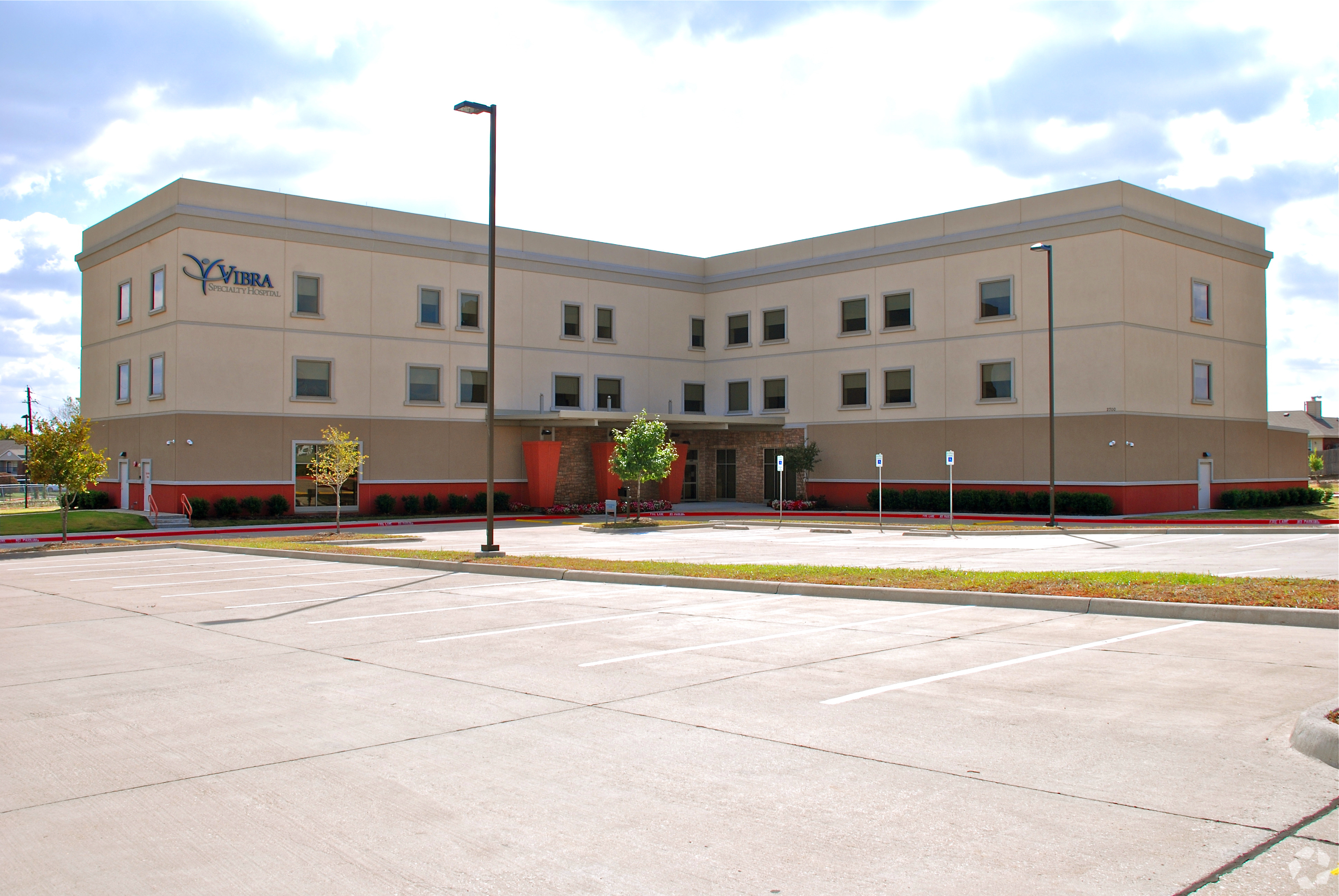 This long-term acute care center in a Dallas suburb is expected to become vacant next month, the company told the Texas Workforce Commission in a layoff notice. (CoStar)