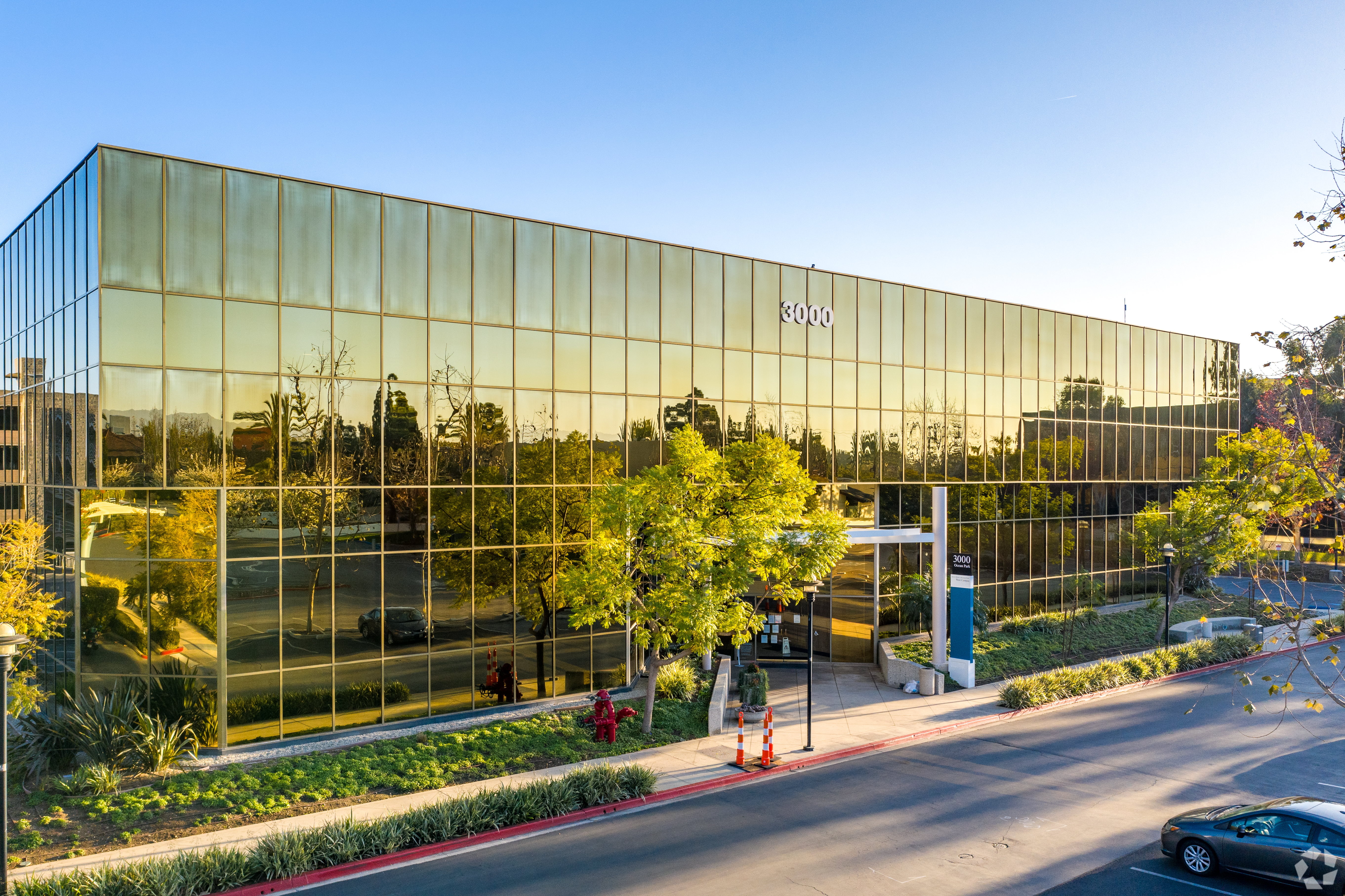 ZipRecruiter leased 24,936 square feet at BXP Inc.'s Santa Monica Business Park. (CoStar)