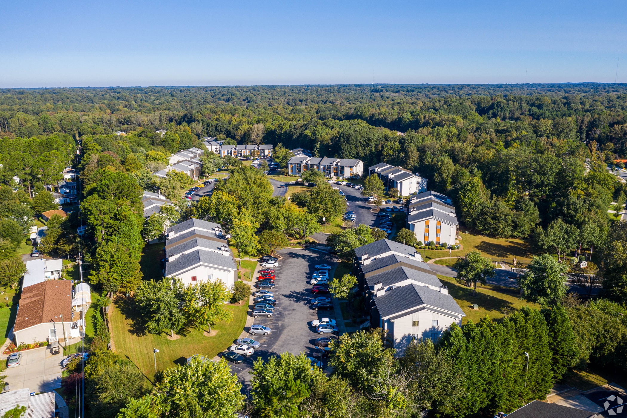 The 380-unit Stoney Trace was built in 1990 about 10 miles southeast of uptown Charlotte. (CoStar)