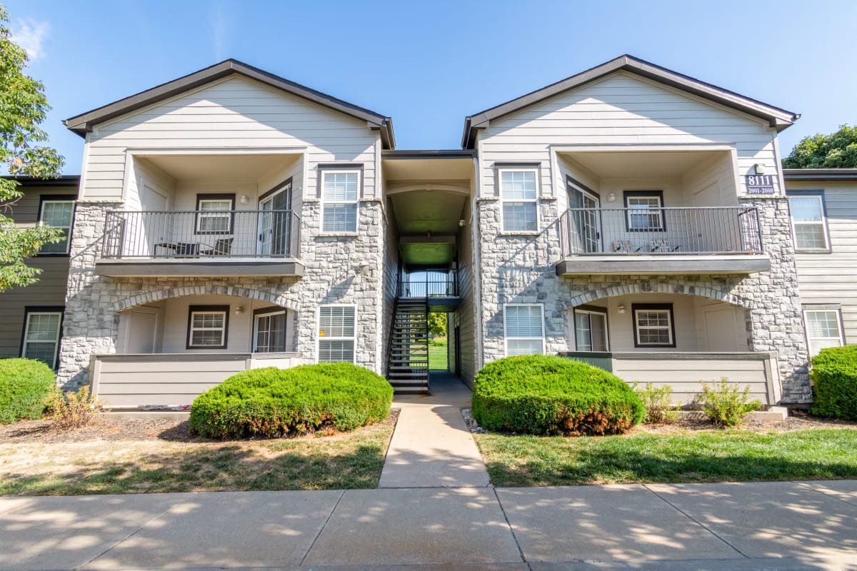 Acquisition of The Highlands, a 448-unit garden-style development, is Hamilton Zanze’s fourth property in the Kansas City area and its second in Overland Park, Kansas. (CoStar)