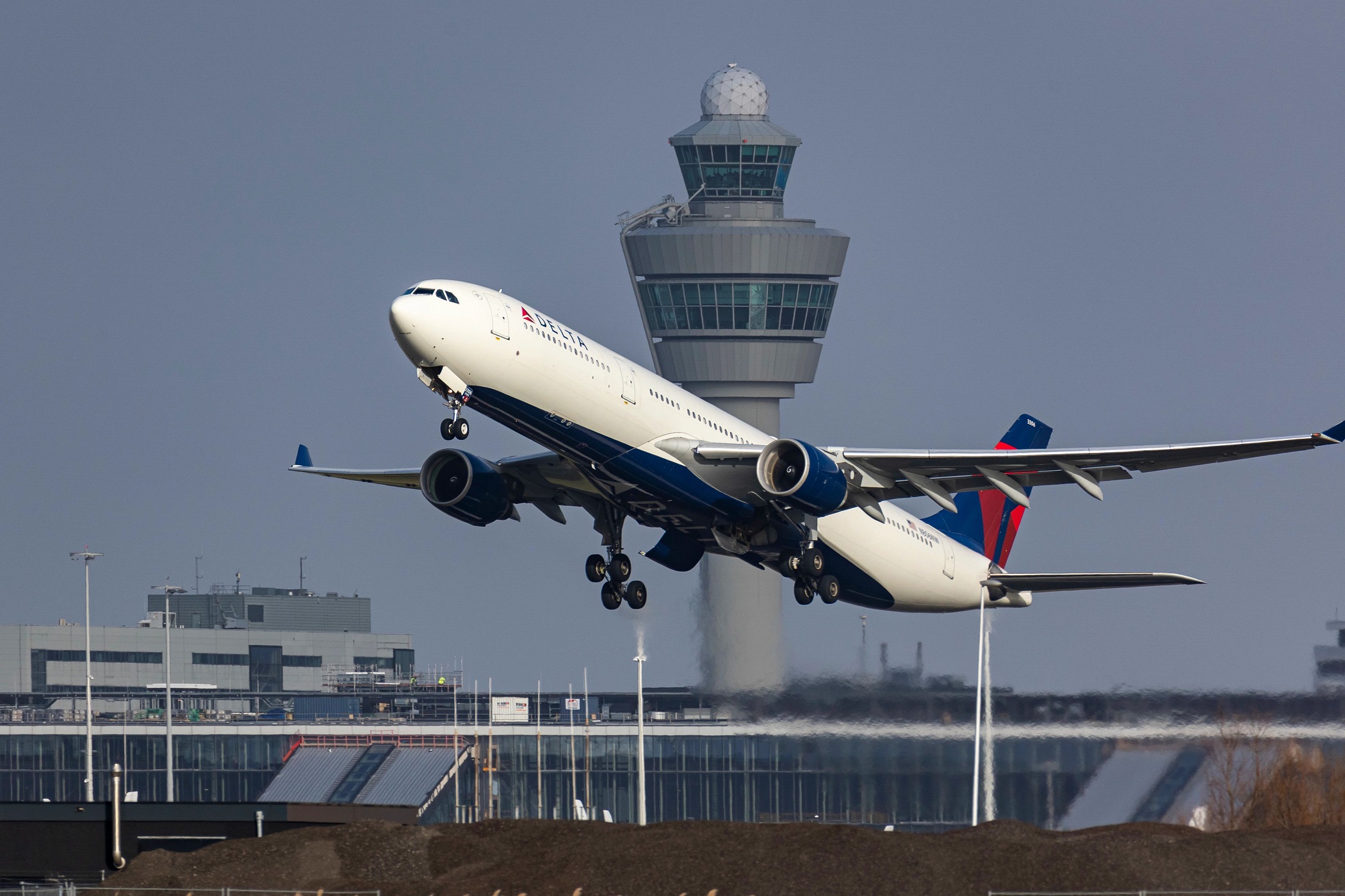 The city of College Park hired Stream Realty Partners to sell 311 acres next to Hartsfield-Jackson Atlanta International Airport. (Getty Images)