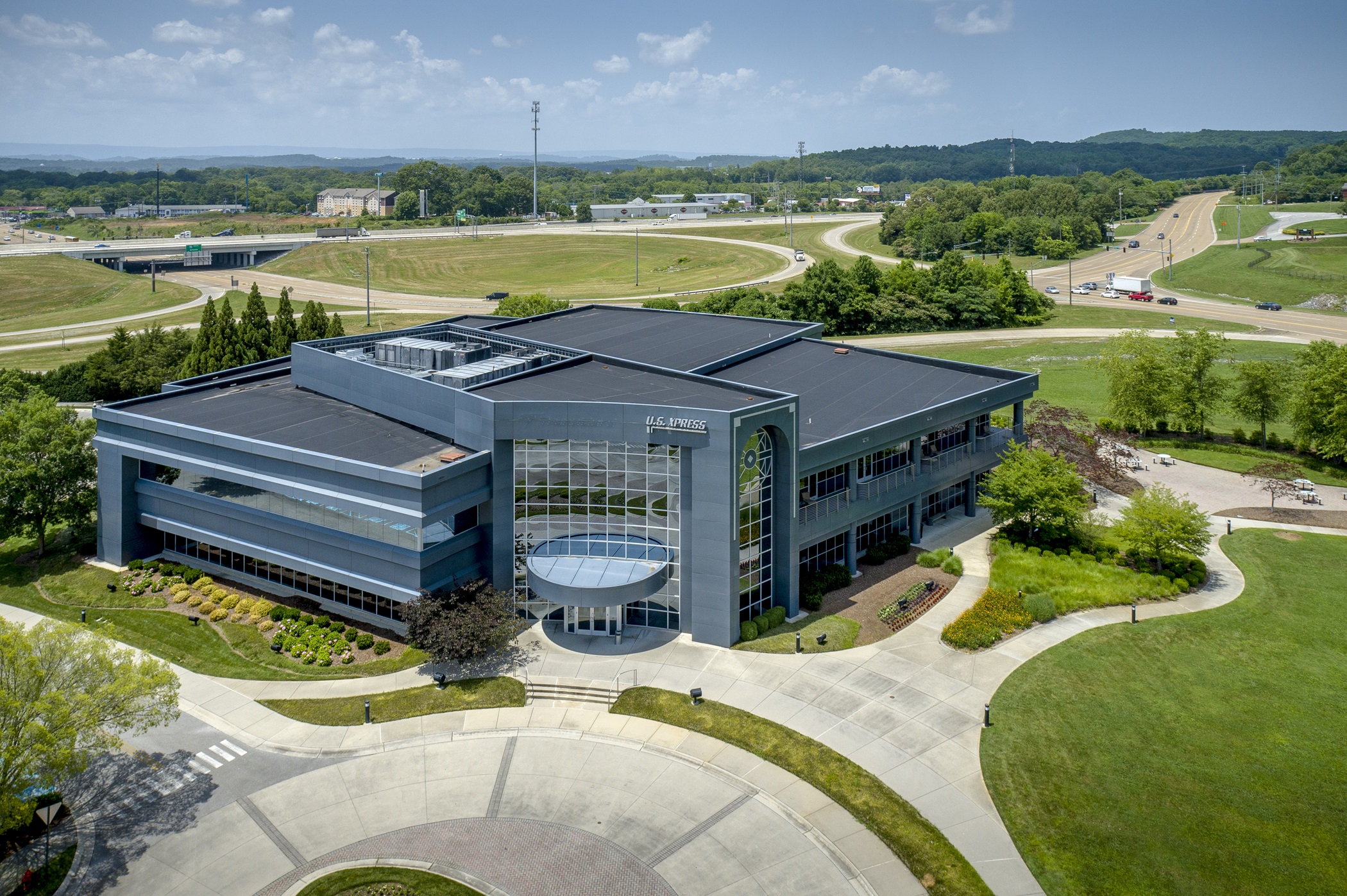 Two healthcare organizations plan to convert this former office building in Chattanooga, Tennessee, into an outpatient surgery center. (CoStar)