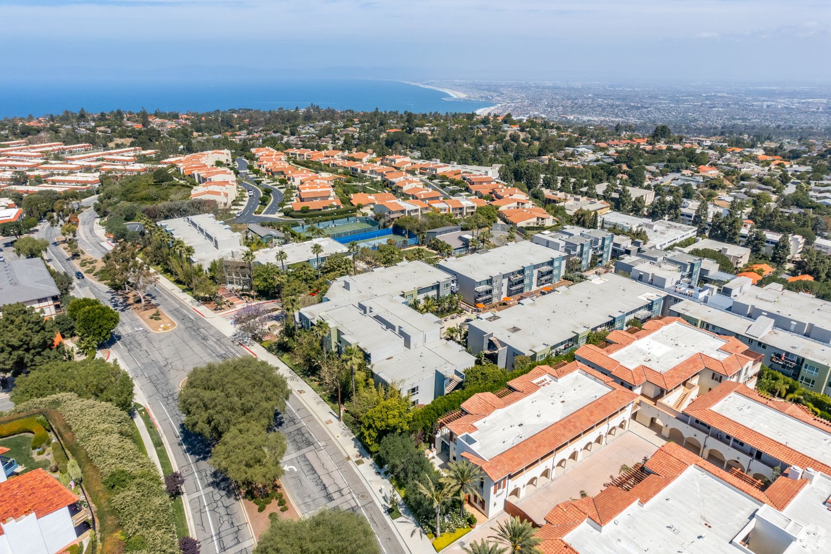 Highridge Apartments is one of only three multifamily properties with more than 100 units in the upscale Rancho Palos Verdes, California. (CoStar)