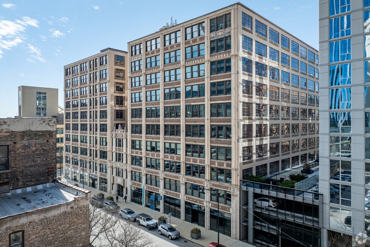 The office building at 328 S. Jefferson St. in Chicago is for sale. (Brett Bulthuis/CoStar)
