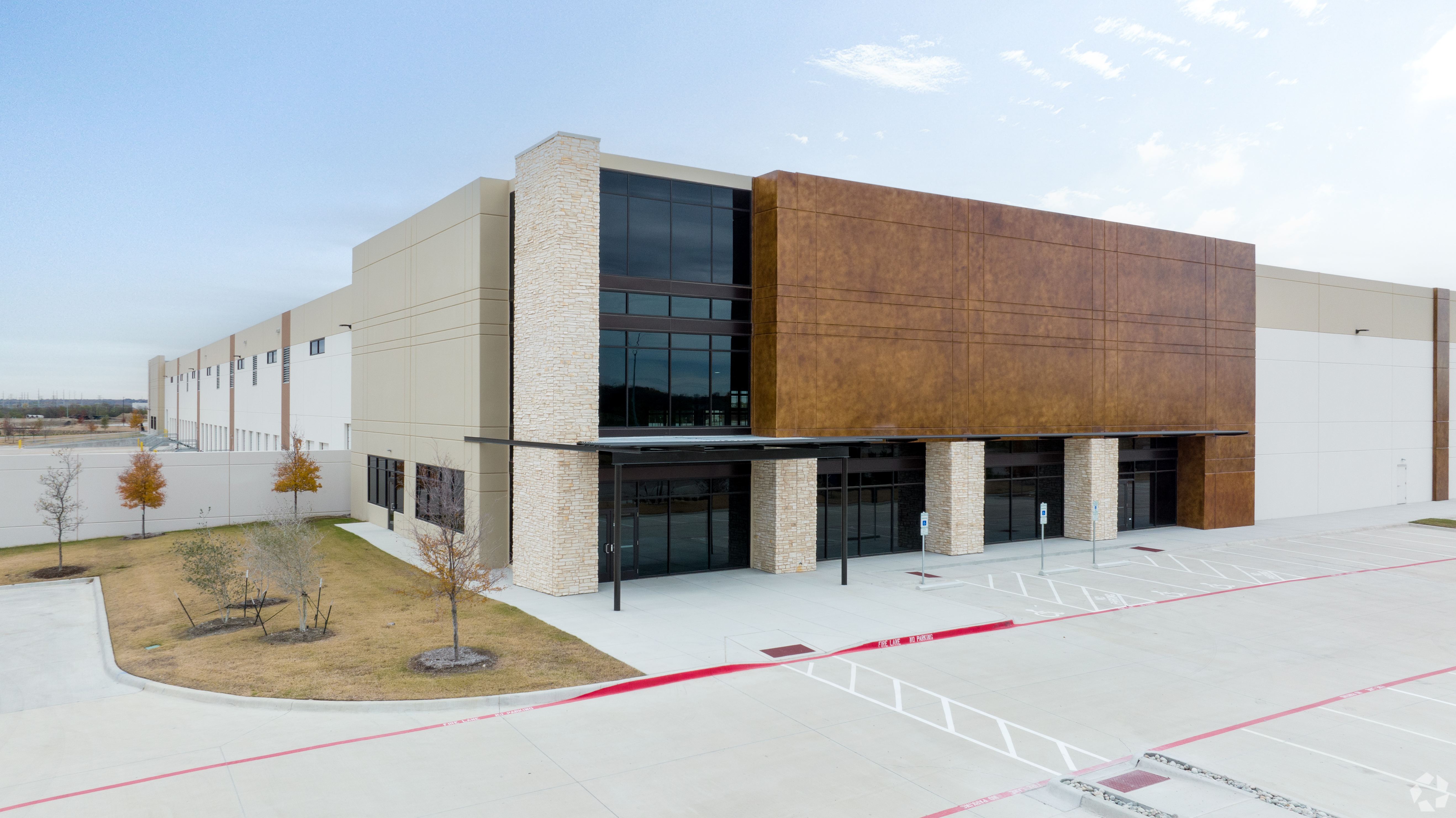 One of the industrial buildings in the Jackson-Shaw-developed industrial park. (CoStar)