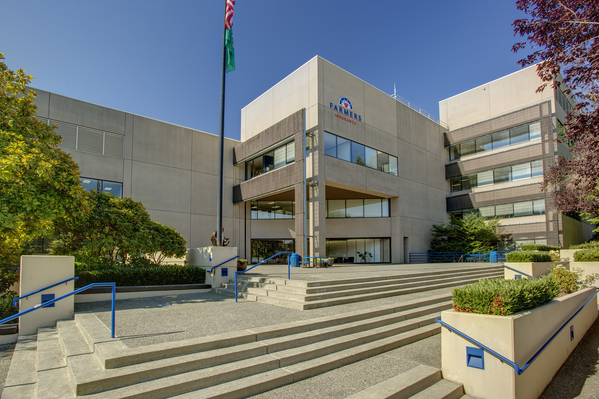 Largest Office On Mercer Island Sells To Minneapolis Developer