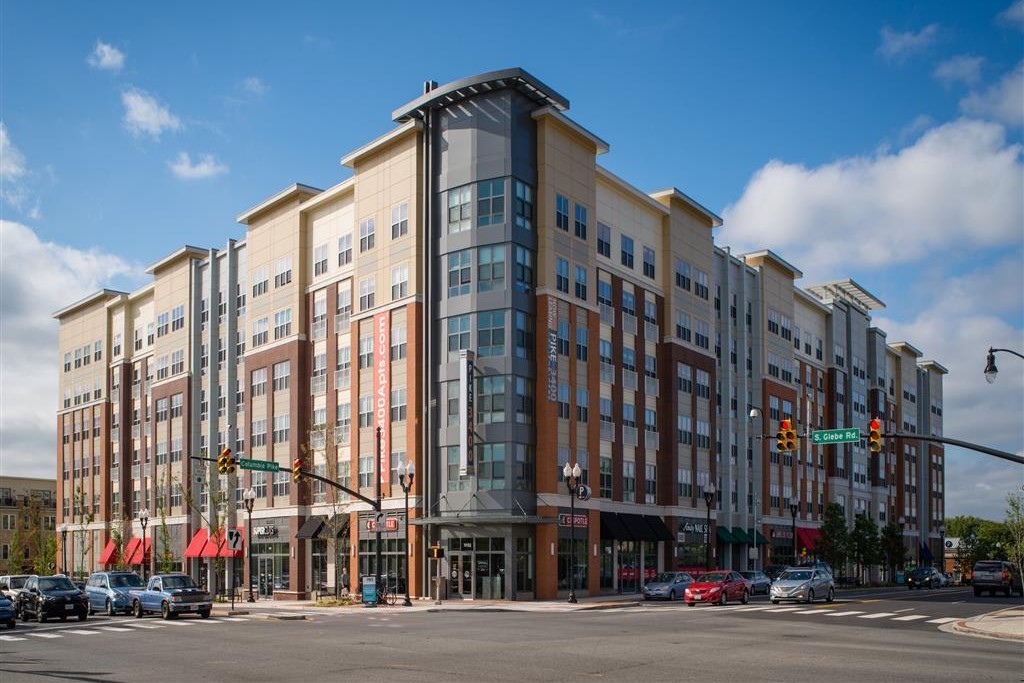 Doerr and Harvey brokered a nearly $108 million sale of an Arlington, Virginia, multifamily property in 2020.