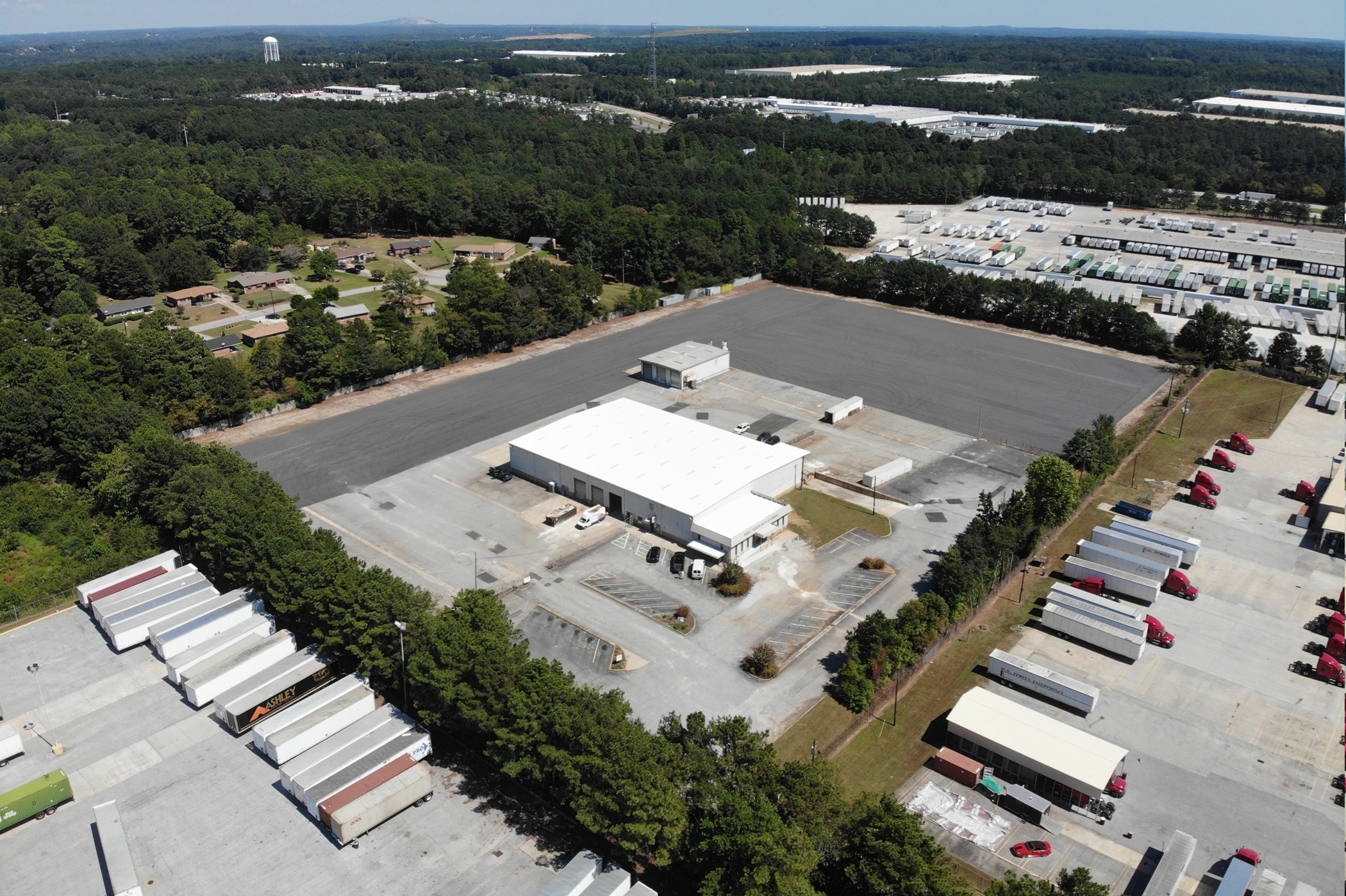 Alterra IOS acquired this industrial outdoor storage area in Ellenwood, Georgia, in a portfolio of three similar properties in the Atlanta area. (CoStar)