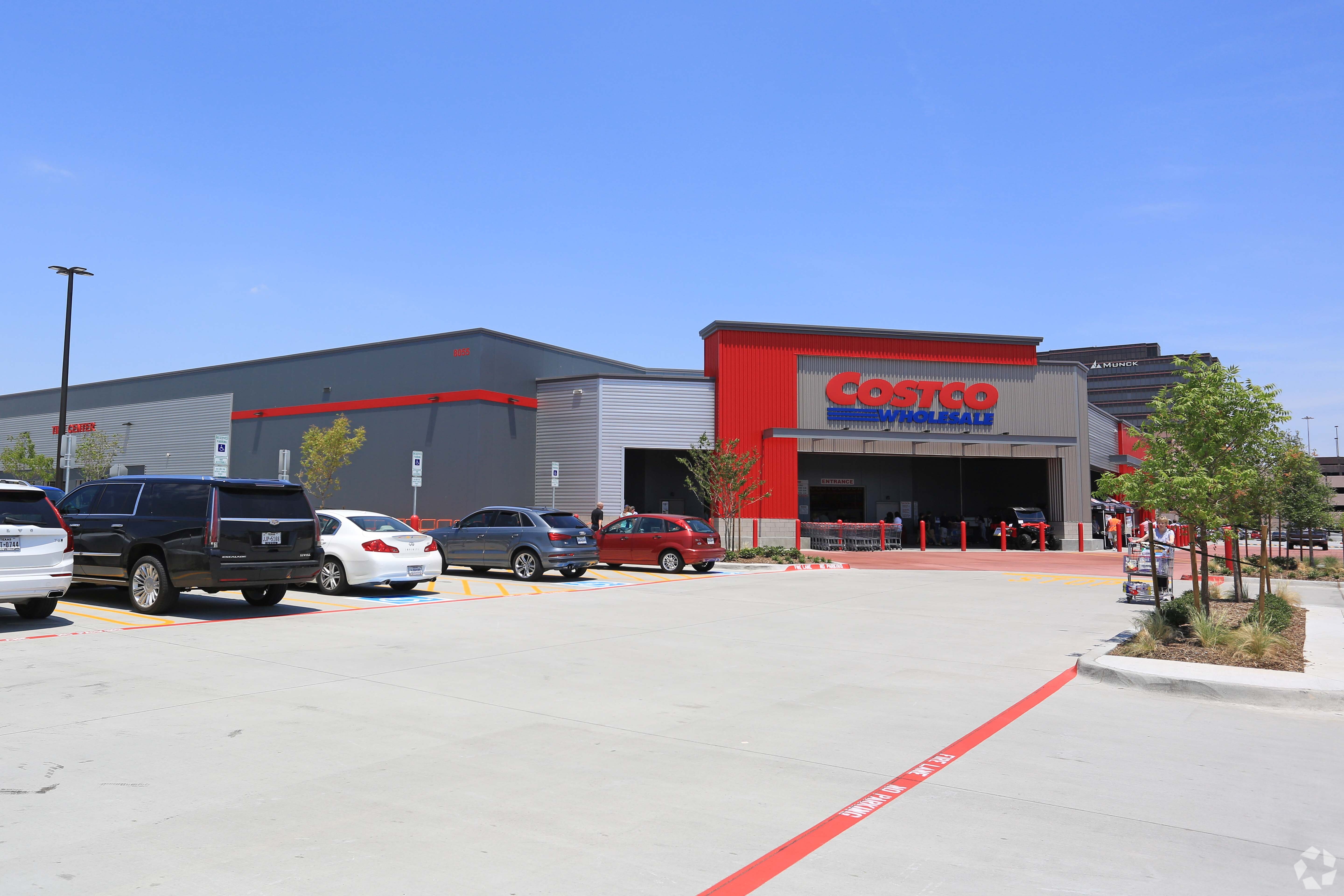 Costco has several retail stores in the Dallas-Fort Worth region, including this one in Dallas. The wholesale retailer could add to its real estate portfolio in the region. (CoStar)