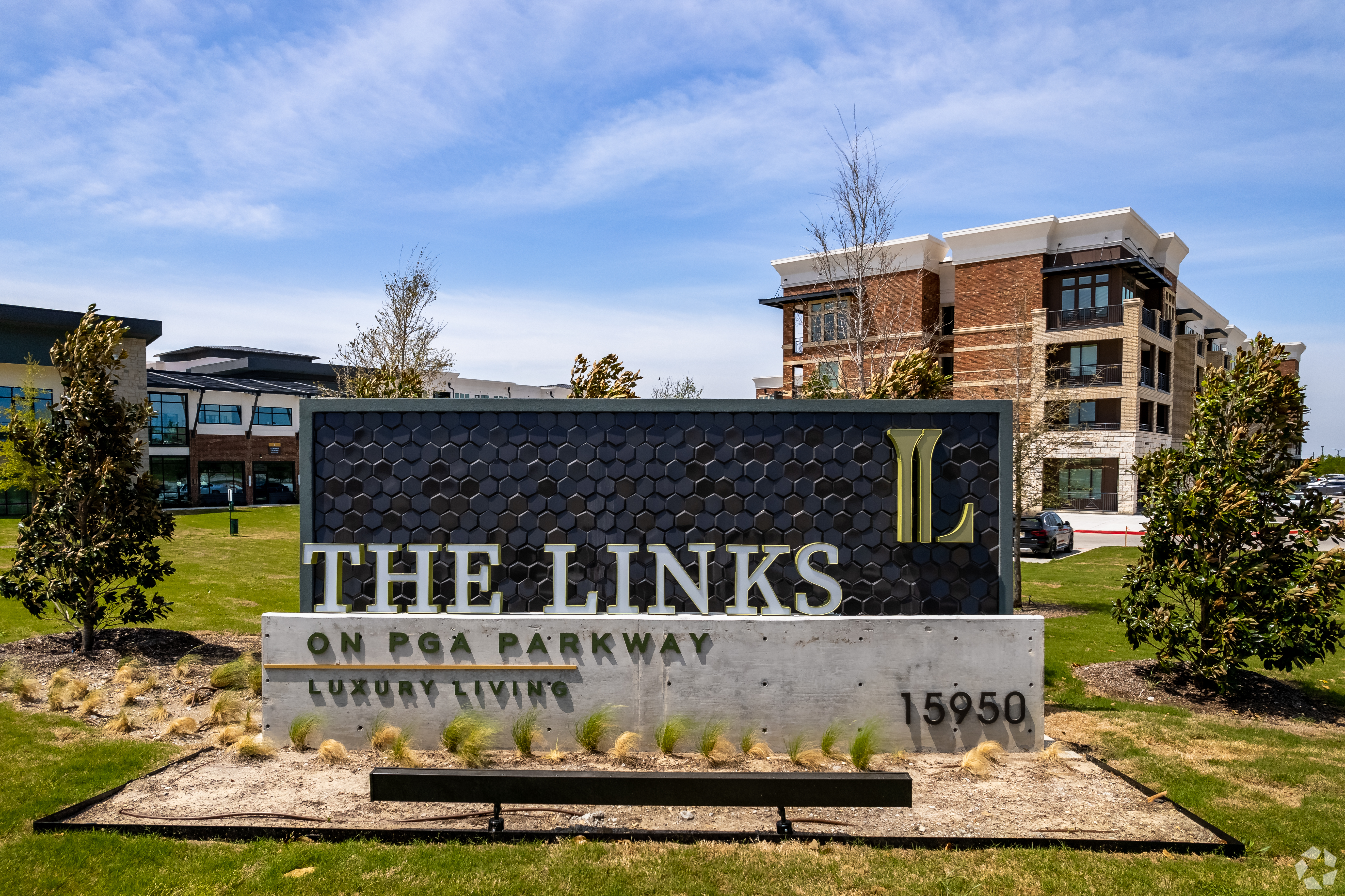 The Links on PGA Parkway, spanning hundreds of apartments in its two initial phases, has landed a new bridge loan totaling more than $138 million. (CoStar)