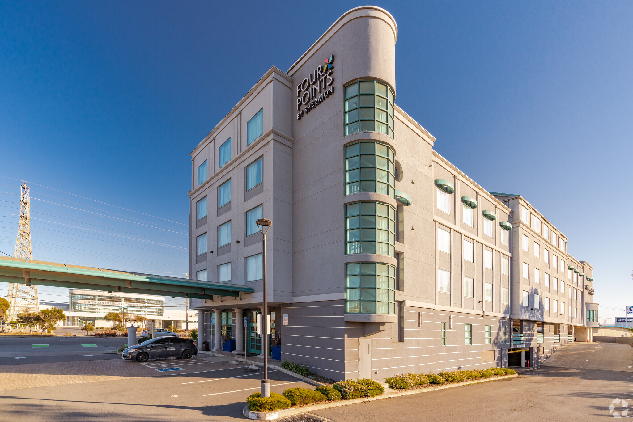 Summit Hotel Properties <bsp-sale-comp-link href=