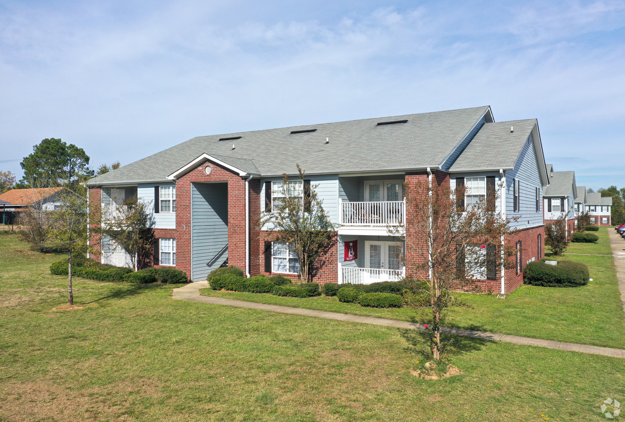 The Chase Park apartments in Montgomery, Alabama, were sold for $7 million. (CoStar)