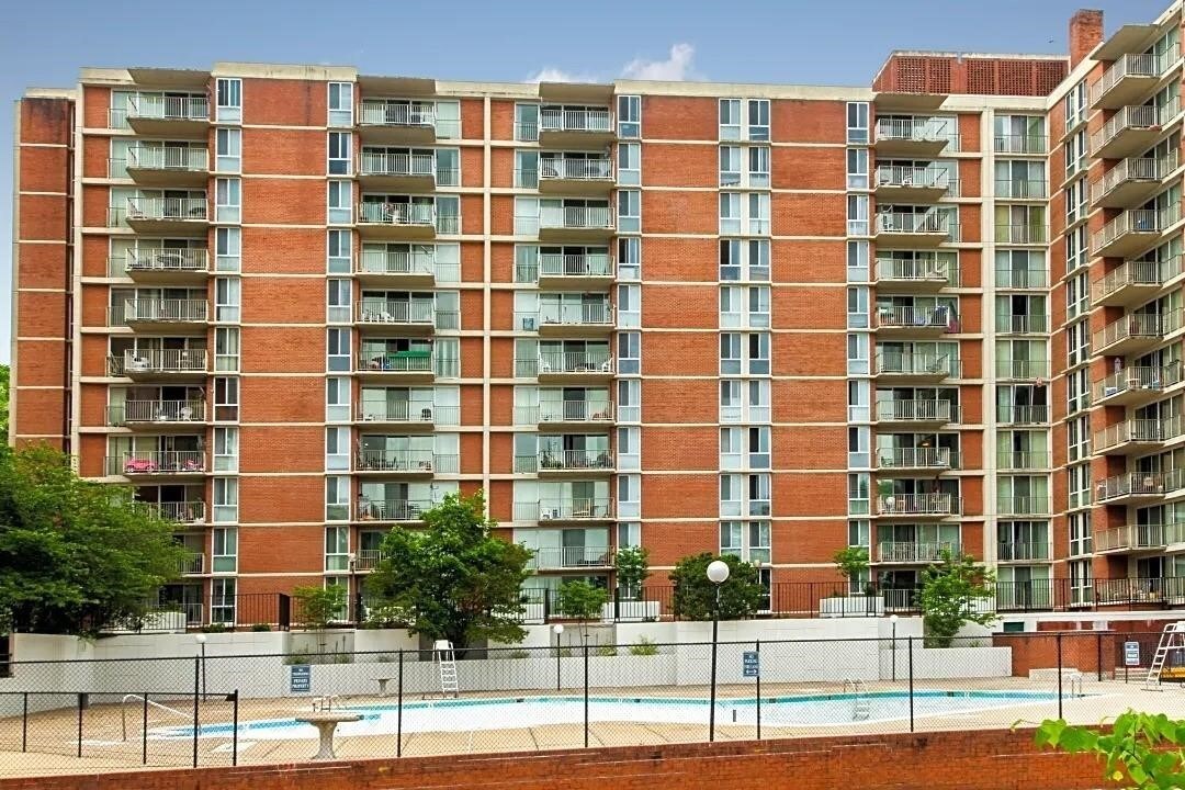 Clear Investment Group bought Marbury Plaza in December 2024. (Clear Investment Group)