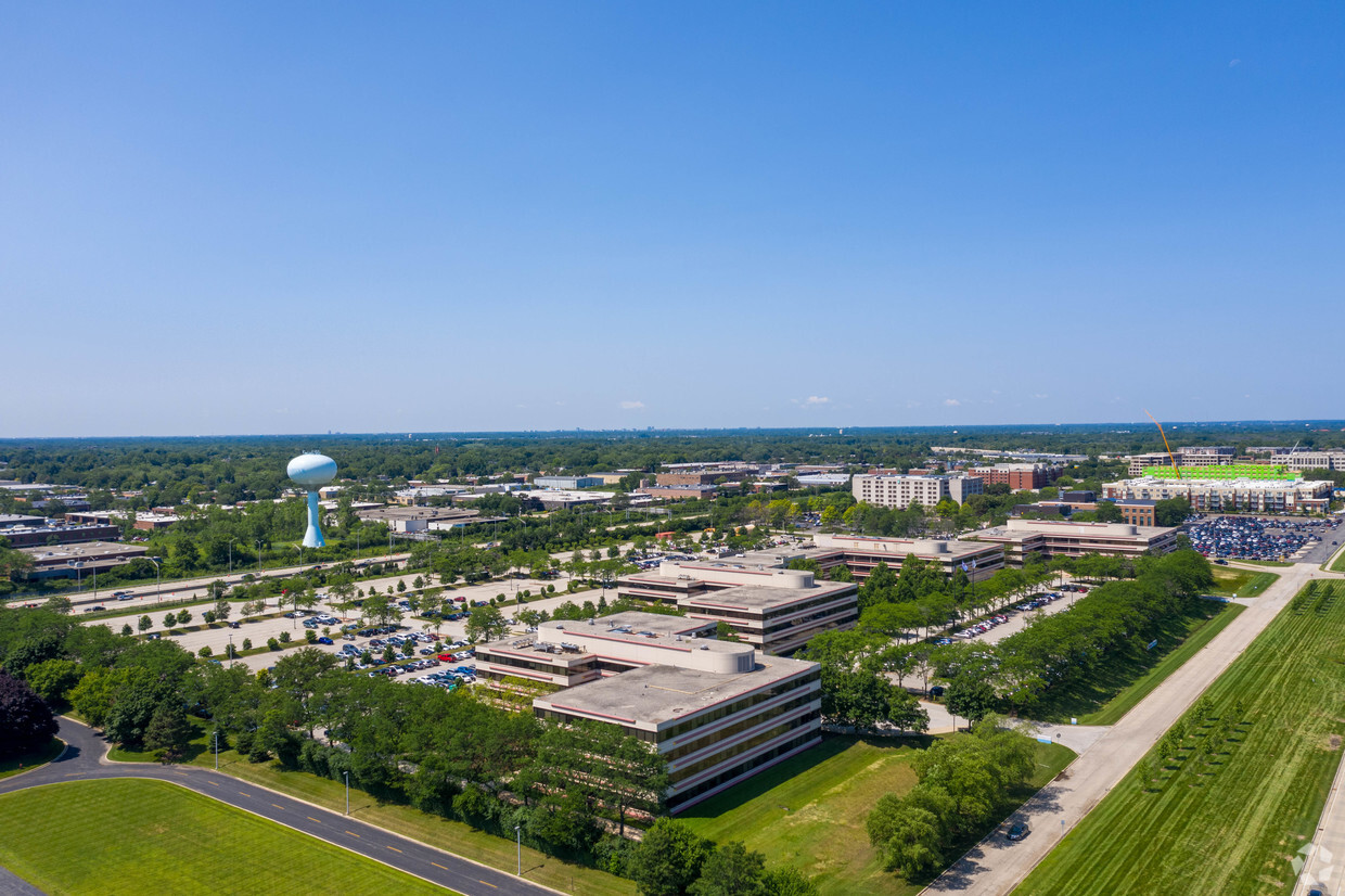 Six former Walgreens office buildings in Deerfield, Illinois, could be demolished to make way for a mixed-use redevelopment. (Gian Lorernzo Ferretti/CoStar)