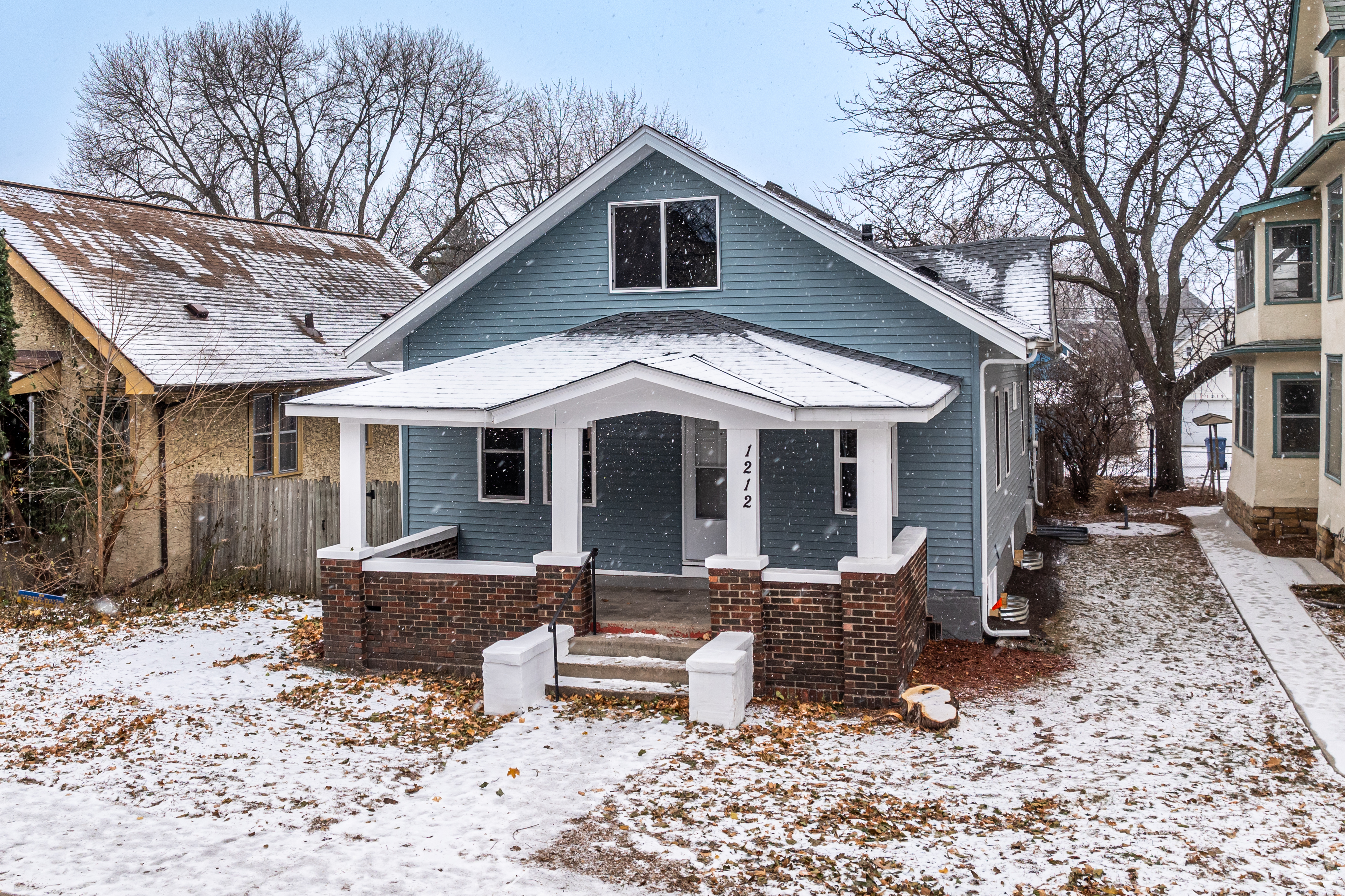 Don’t slip up: Experts offer tips for winter roof clearing 