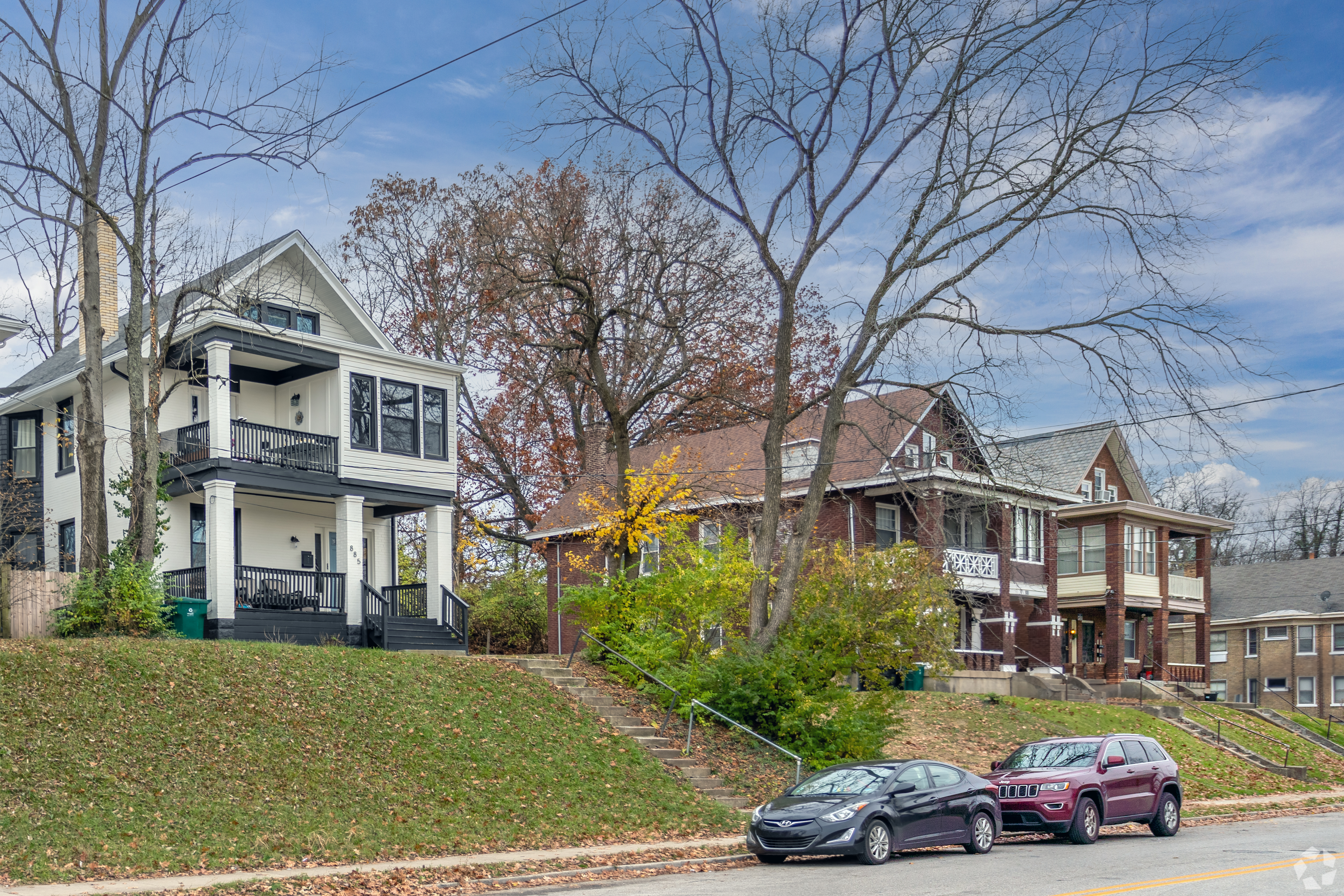 Despite federal shutdown, existing home sales rose slightly in October