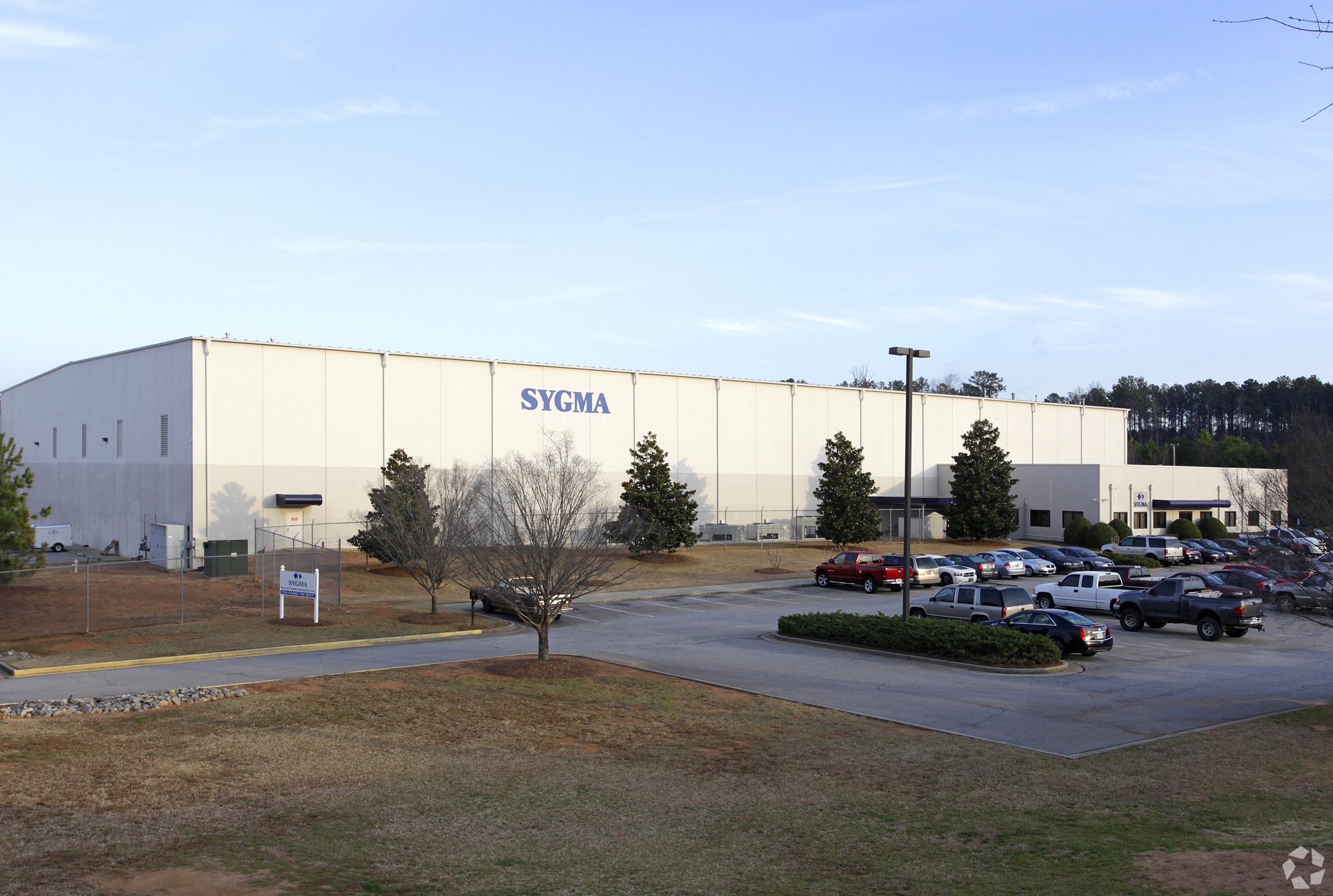 HelloFresh will cease operations at this Newnan, Georgia, cold-storage facility that was previously occupied by Sysco business unit Sygma. (CoStar)