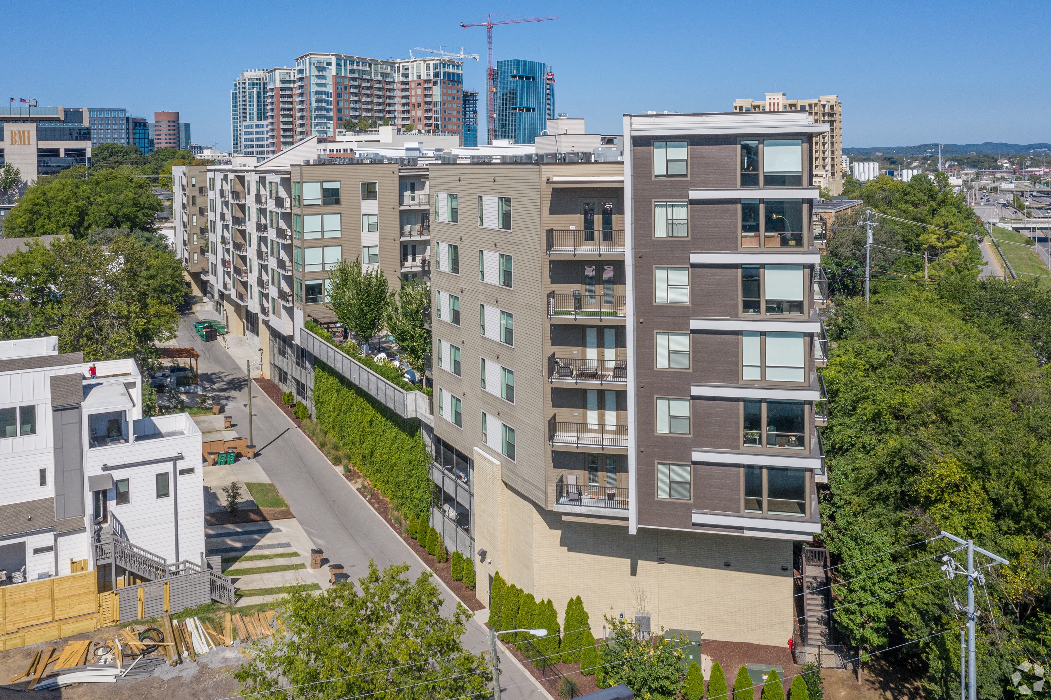 California investor CWS Capital Partners paid $75 million for a luxury apartment and hotel complex in the booming Music Row section of Nashville, Tennessee. (Andrew Nelson/CoStar)