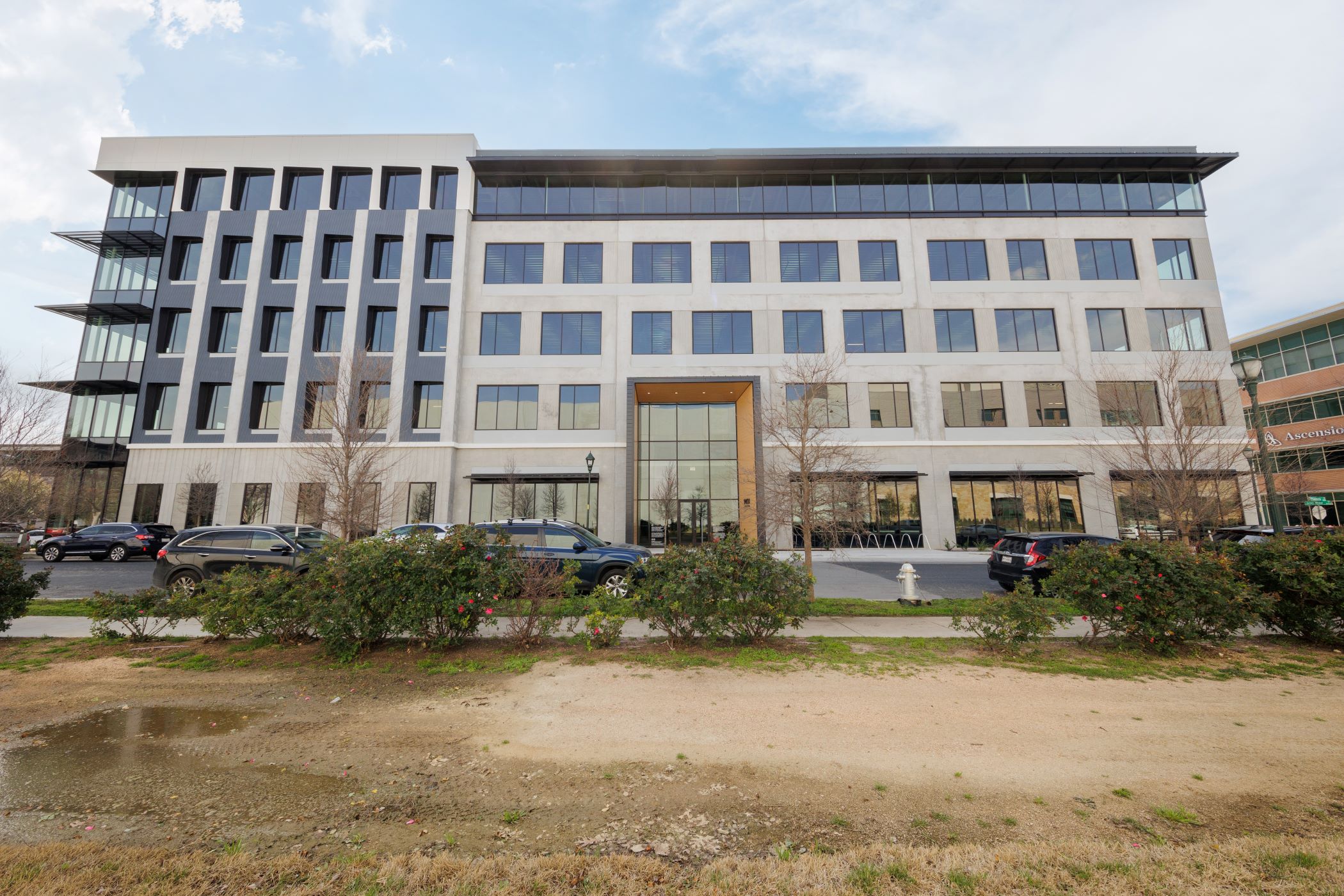 Los Angeles-based Stockdale Capital Partners bought the five-floor medical office building at 1401 Philomena St. in Austin, Texas. (CoStar)