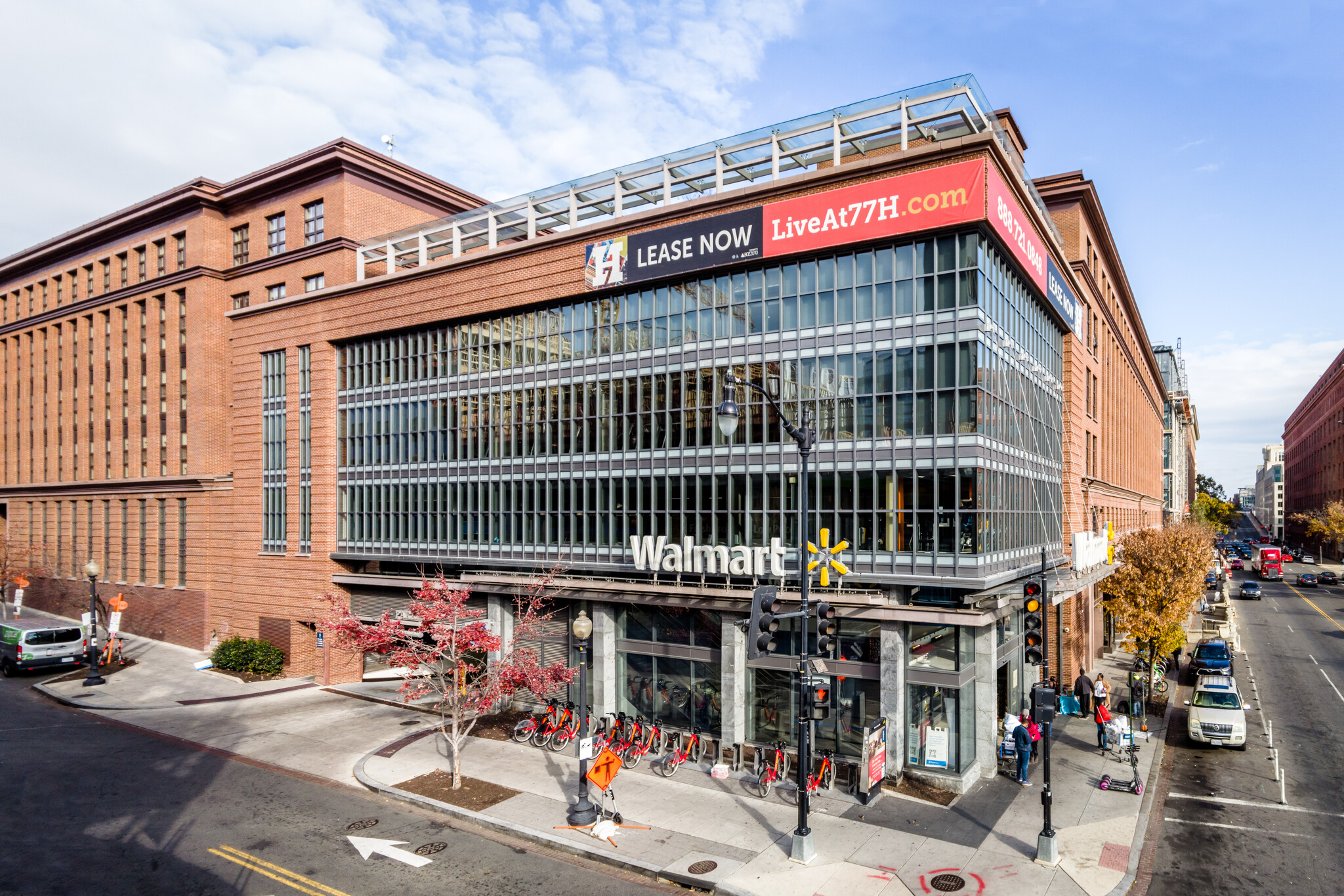 The Walmart on H Street in Washington, D.C., is located among a number of developments, including a 327-unit apartment complex that opened earlier this year. (CoStar)