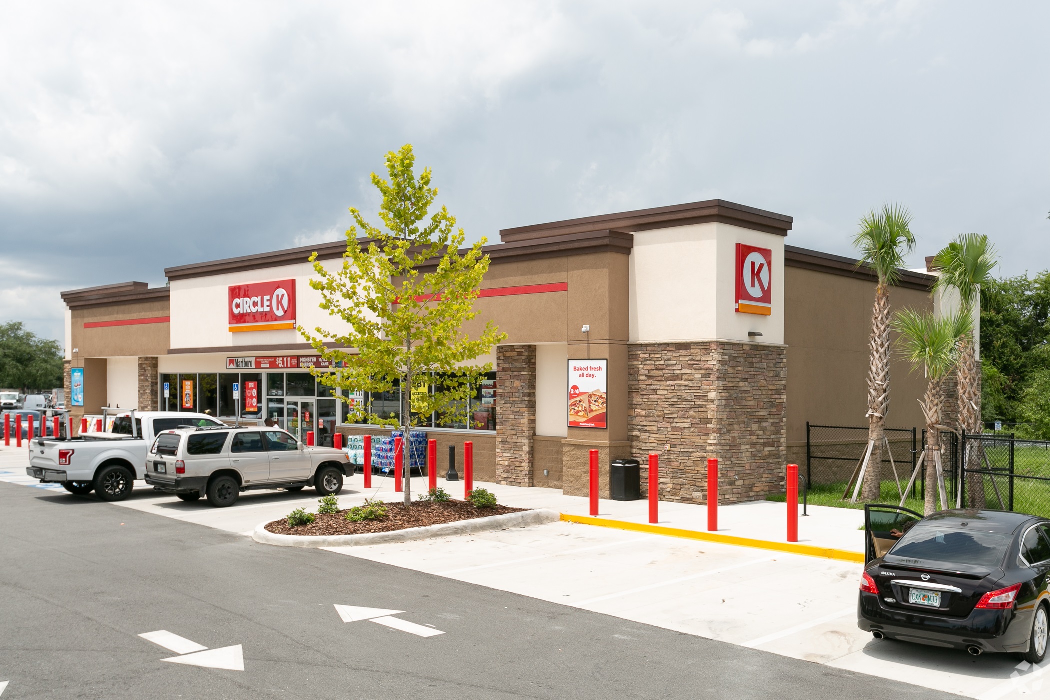 Circle K will add 40 stores in upstate New York, starting next year, through an agreement with a new franchisee. (CoStar)