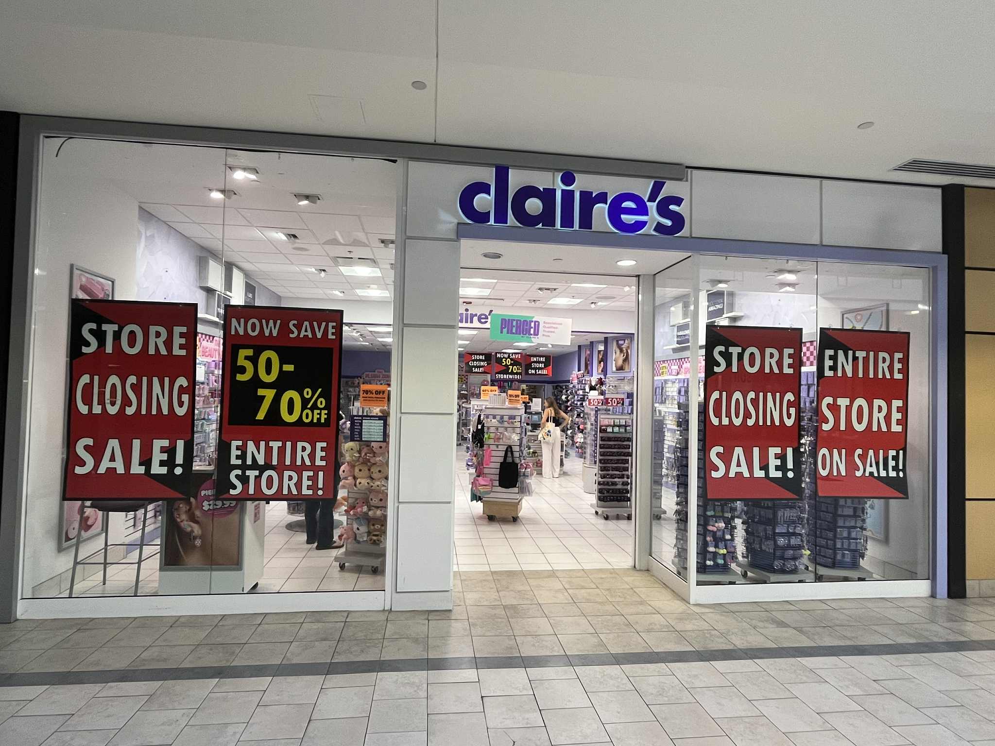 Claire's will halt liquidation sales at hundreds of its stores now that it has a buyer for many of them. (Linda Moss/CoStar)