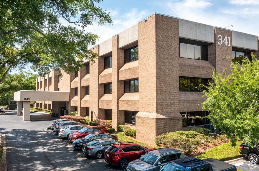 The medical building was constructed in 1983 on over 2.3 acres in the Maitland Center office market of Central Florida's Orange County. (CoStar)