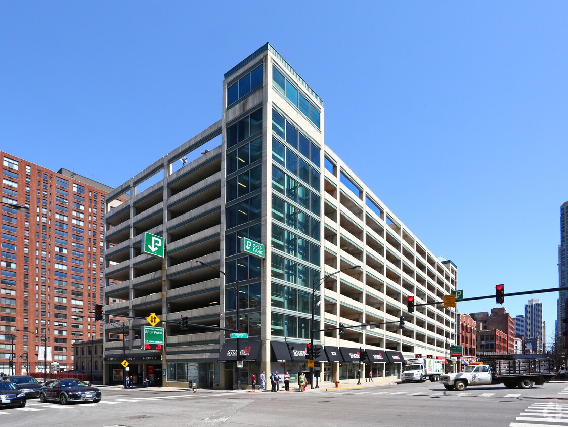 The MartParc Orleans is one of four Chicago parking garages acquired by Canadian investor Clermont. (Justin Schmidt/CoStar)