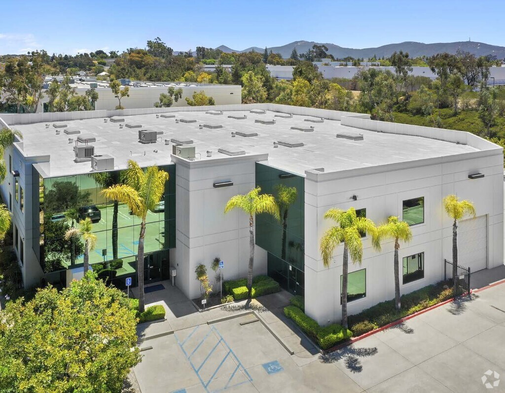 The warehouse was built in 2003 on 1.6 acres in the Vista industrial market of San Diego County. (CoStar)