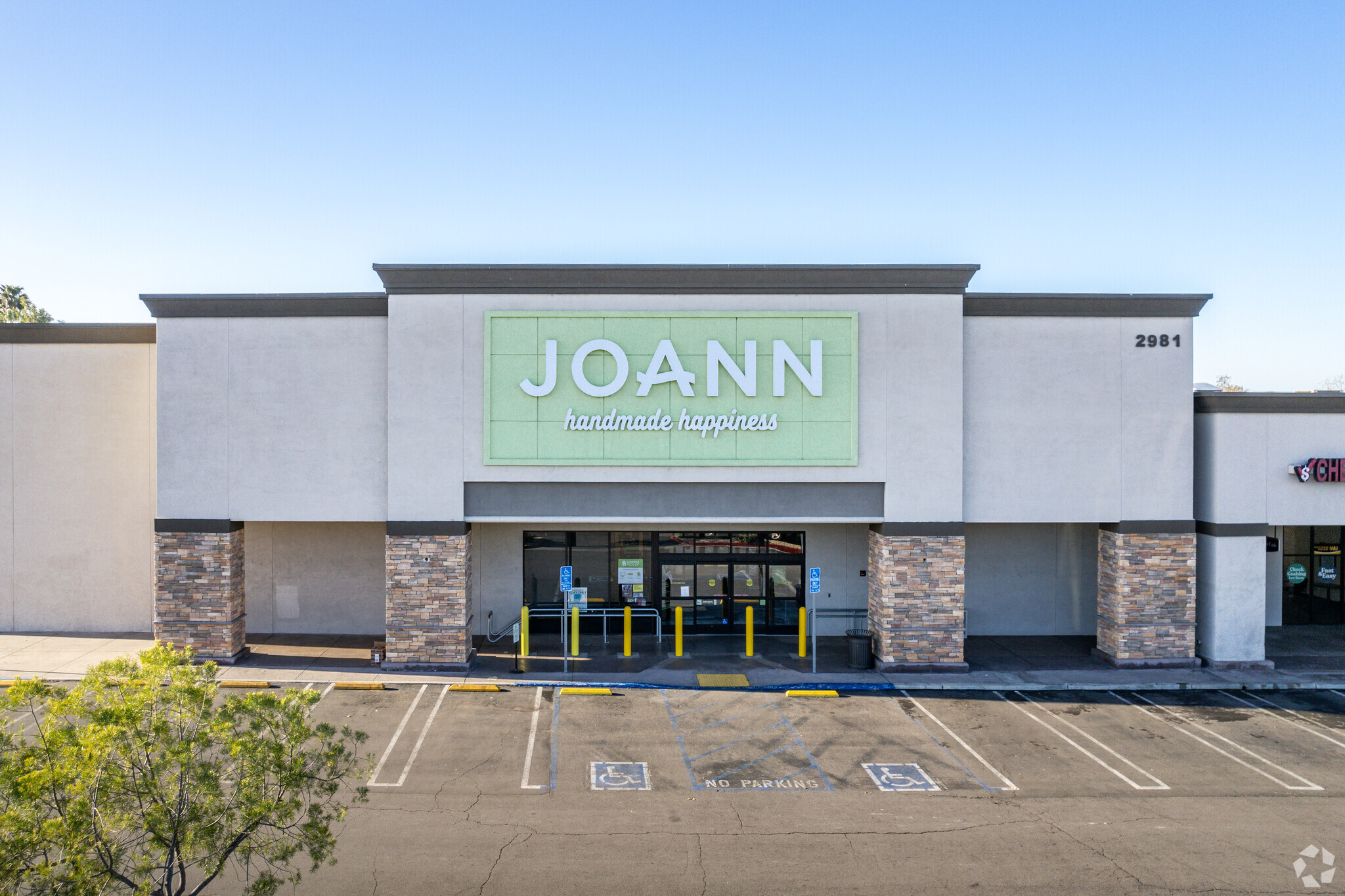 Joann's term as an 82-year-old retailer is about to end as its store leases are auctioned. (CoStar)