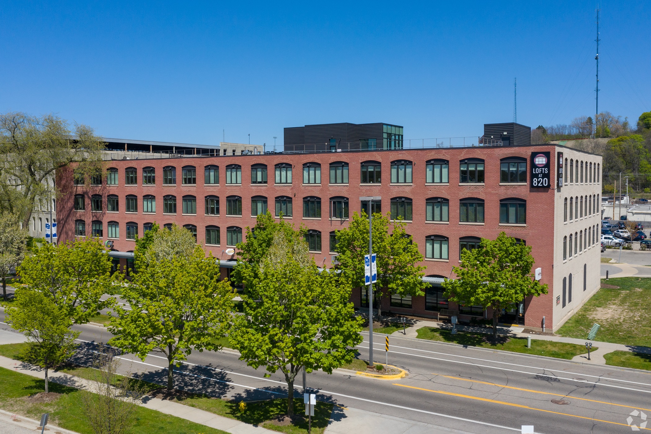 A partnership that included 616 Development built the loft-style River Flats at 820 Monroe in 2015. (CoStar)