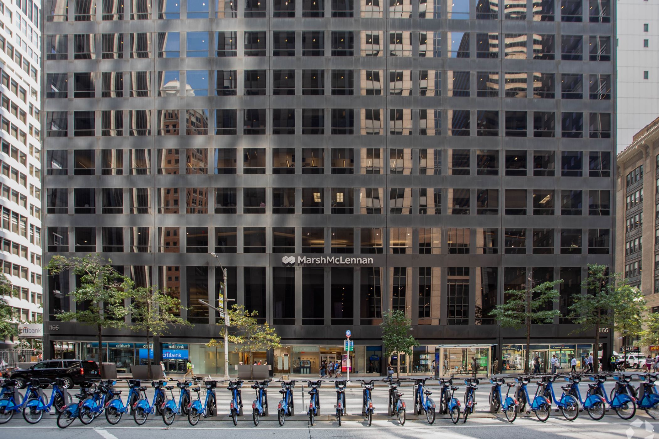 The Federal Deposit Insurance Corp. signed a lease to relocate and expand its New York City hub to the 1166 Avenue of the Americas tower in midtown Manhattan. (CoStar) 