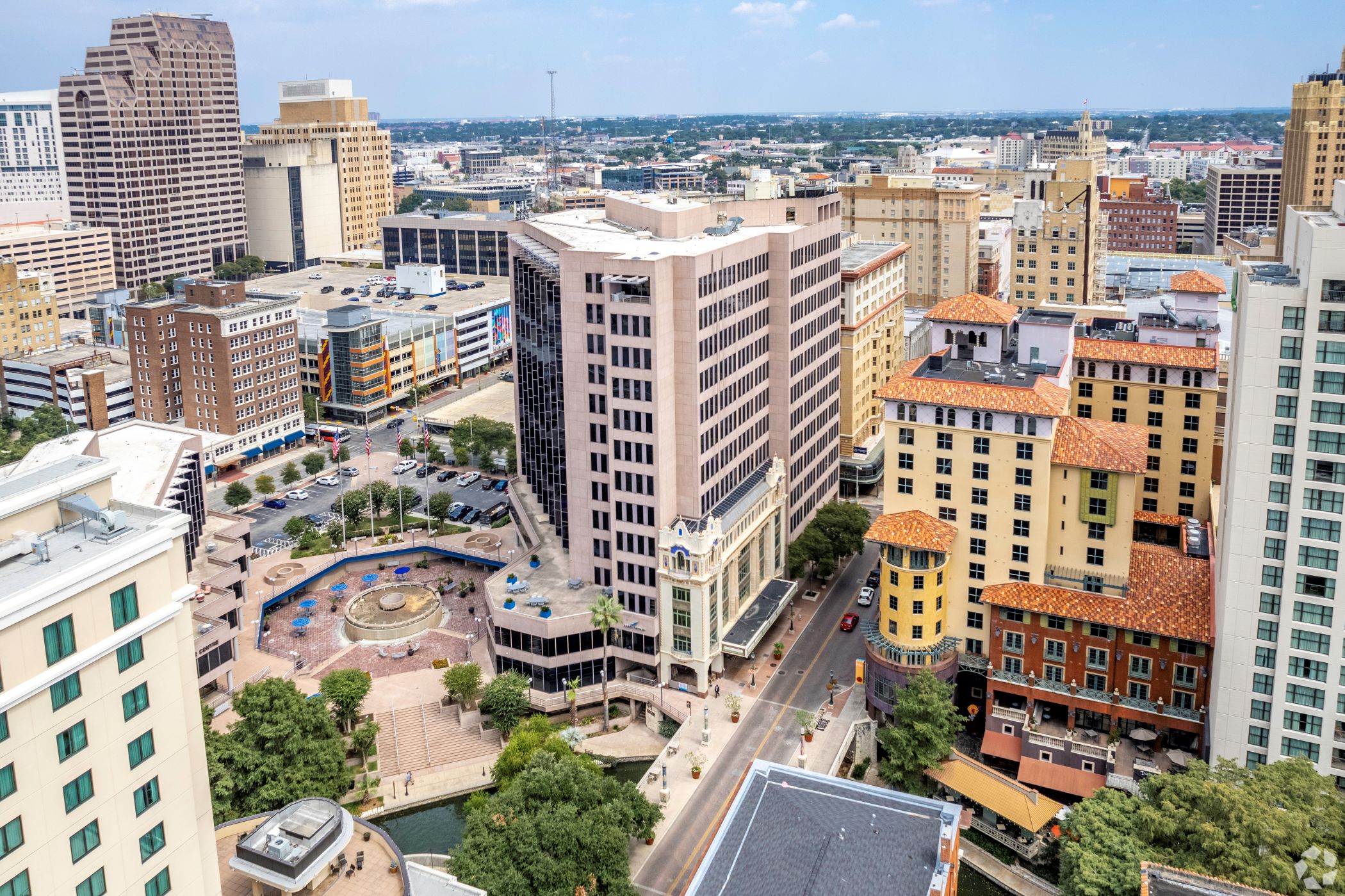 The IBC Centre office tower in downtown San Antonio is at core of the city's hospitality and tourism market. (CoStar) 