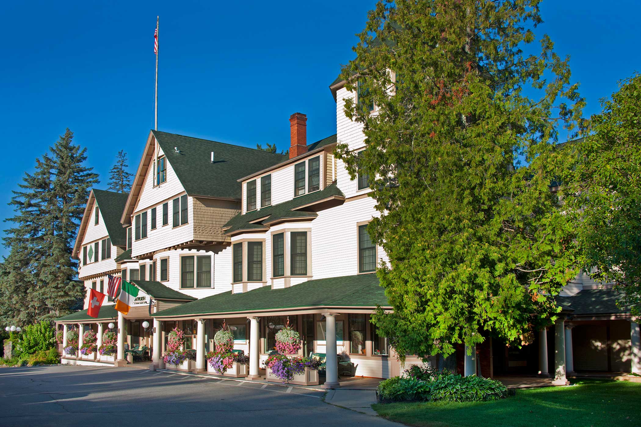 Meyer Jabara Hotels took over management of The Wentworth: A Country Inn in Jackson, New Hampshire, in late 2021. (CoStar)