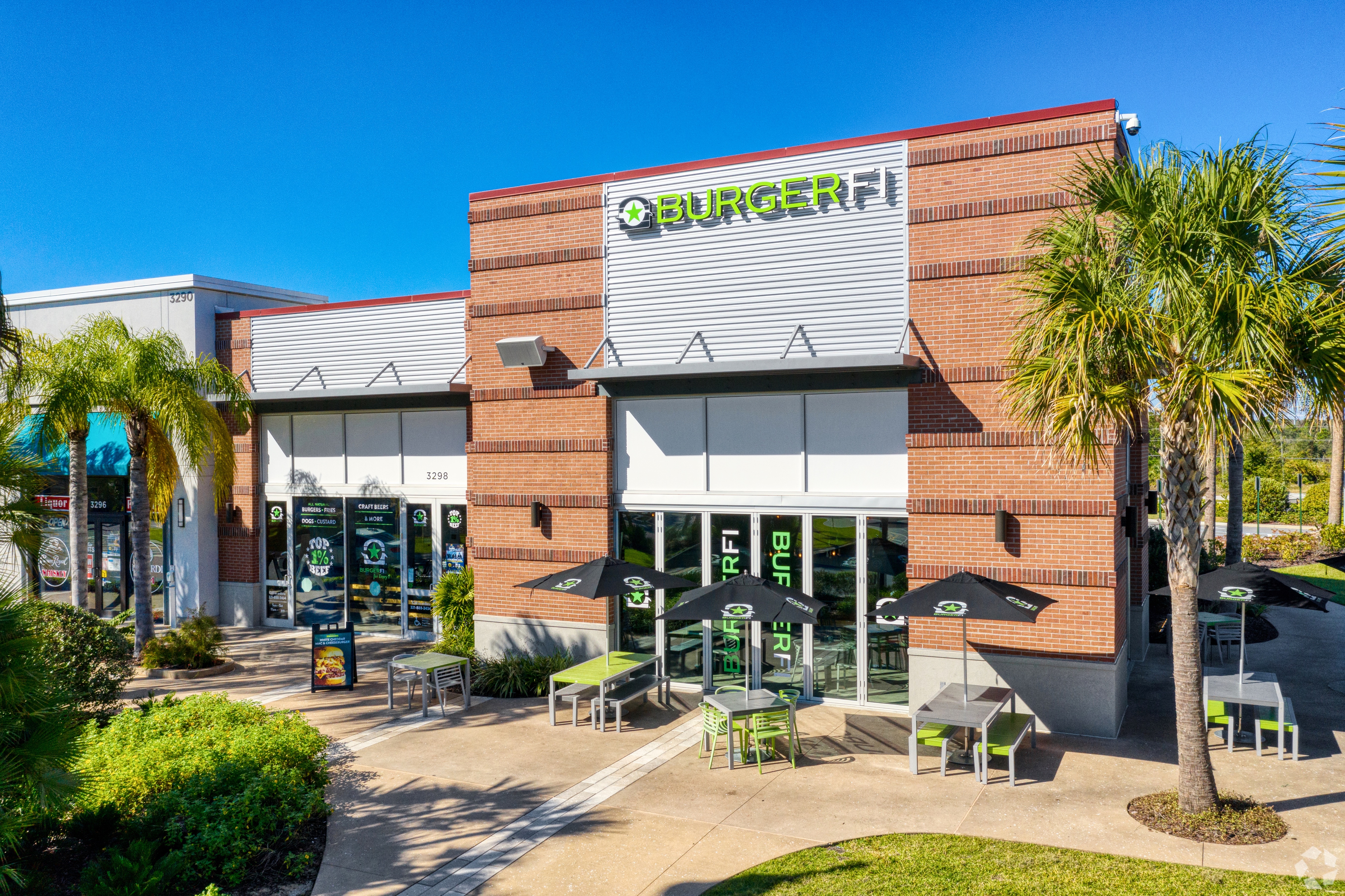 There are 93 of BurgerFi's namesake restaurants, with most of them franchises. (CoStar)